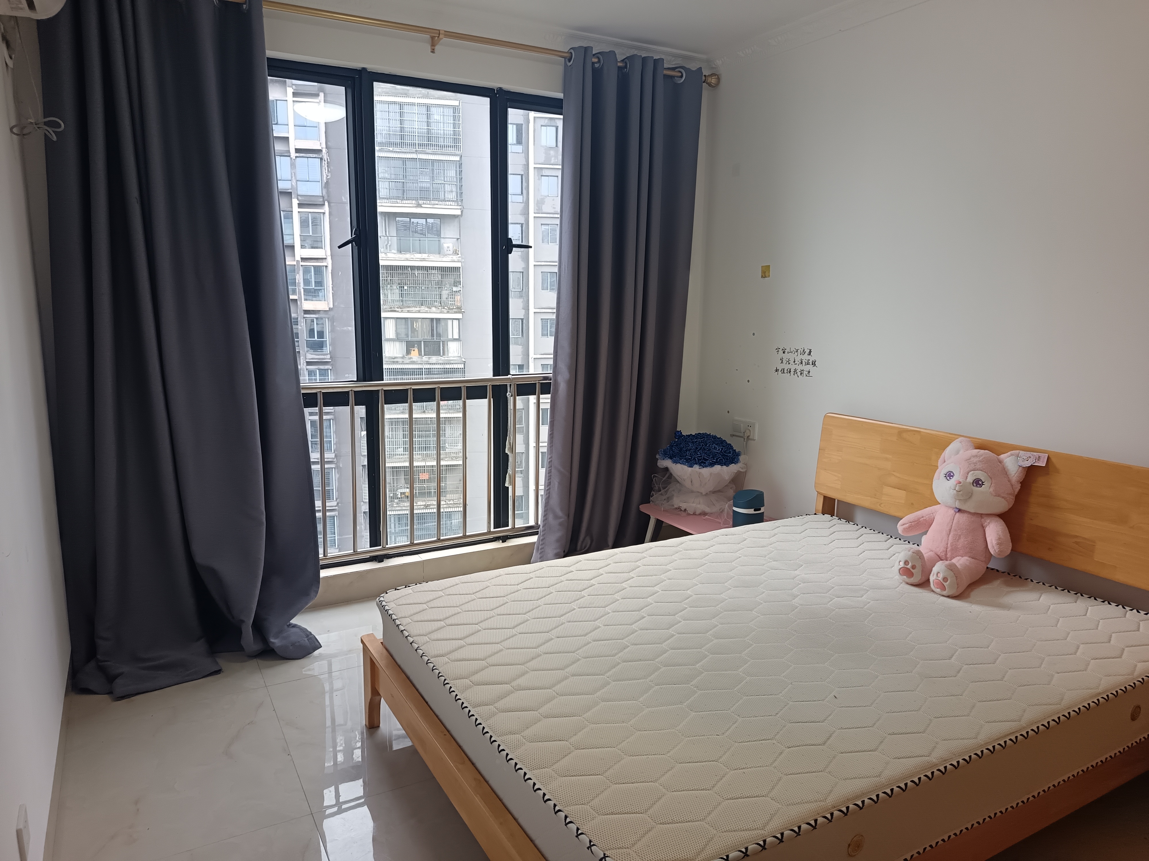 爱尚海蓝 2室1厅1卫 2400.0元/月 爱尚海蓝 2室1厅1卫 2400.0元/月室内图