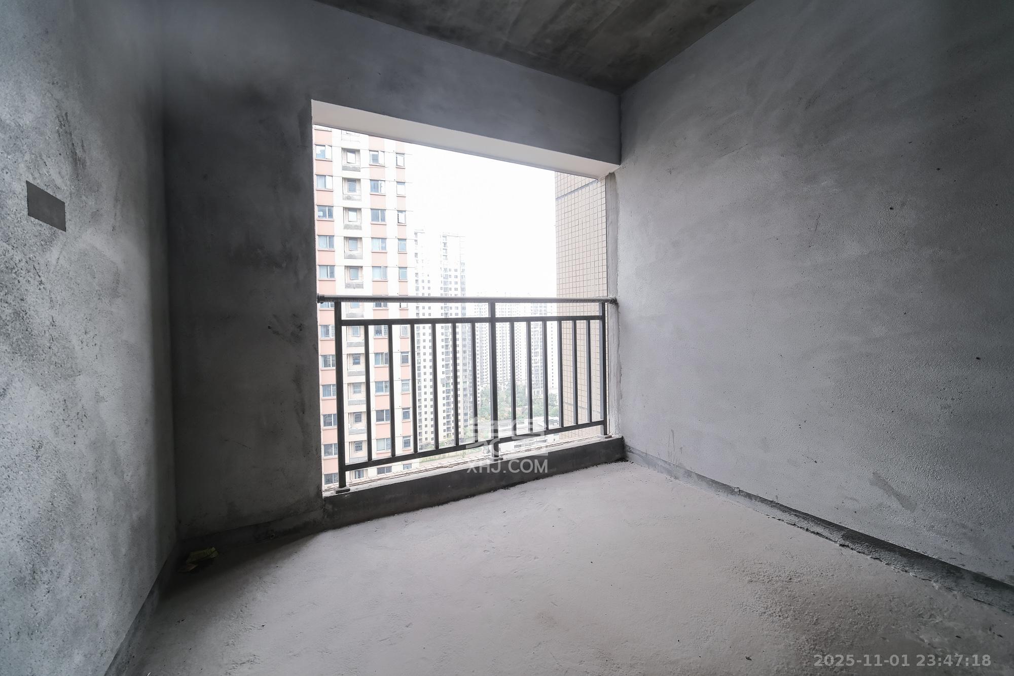 湖湘奥林匹克花园 3室2厅1卫 80.0万 湖湘奥林匹克花园 3室2厅1卫 80.0万卧室