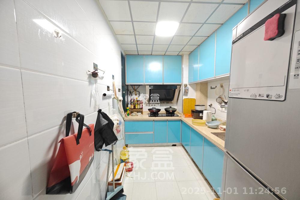 尊邸华庭  1室2厅1卫    2500.0元/月室内图