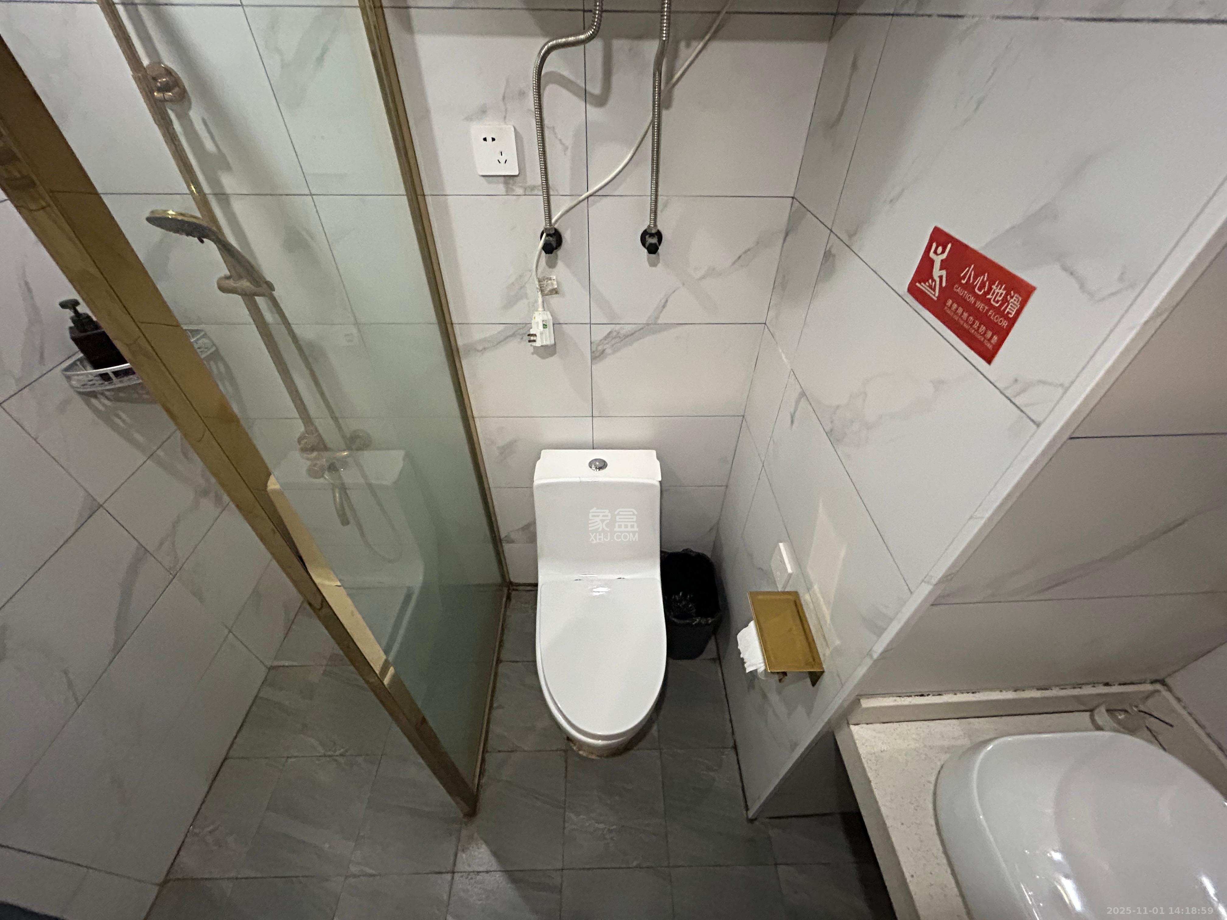 梅溪国际公寓（步步高新天地）  1室1厅1卫    1300.0元/月室内图