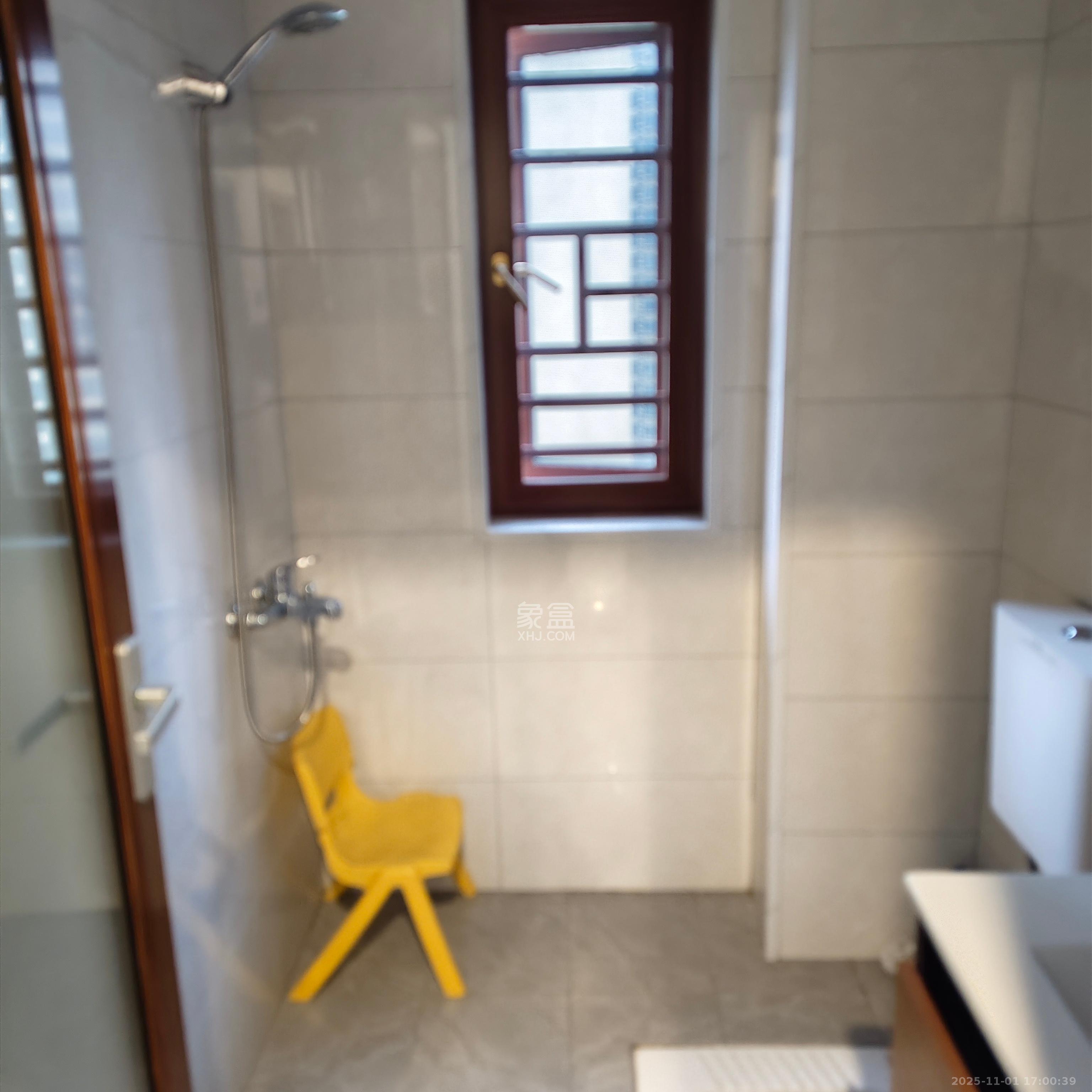 钱隆世家 3室2厅2卫 2600.0元/月 钱隆世家 3室2厅2卫 2600.0元/月室内图