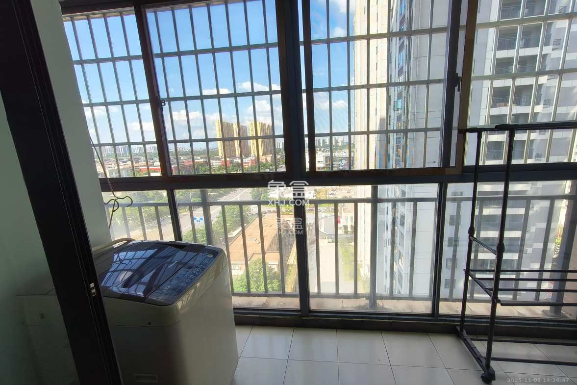 极目楚天 2室2厅1卫 2000.0元/月 极目楚天 2室2厅1卫 2000.0元/月室内图