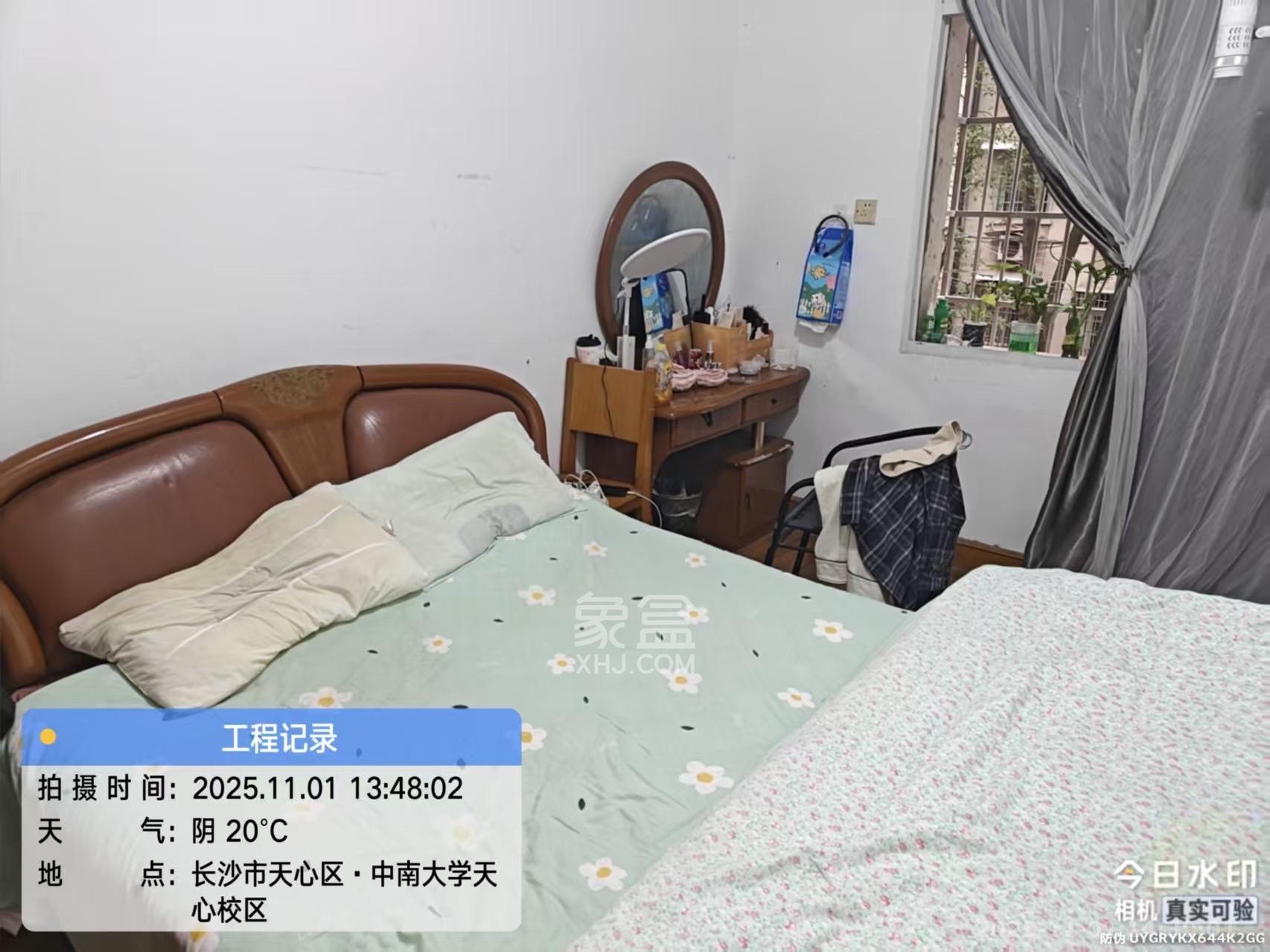 梅岭村  3室1厅1卫    1800.0元/月室内图