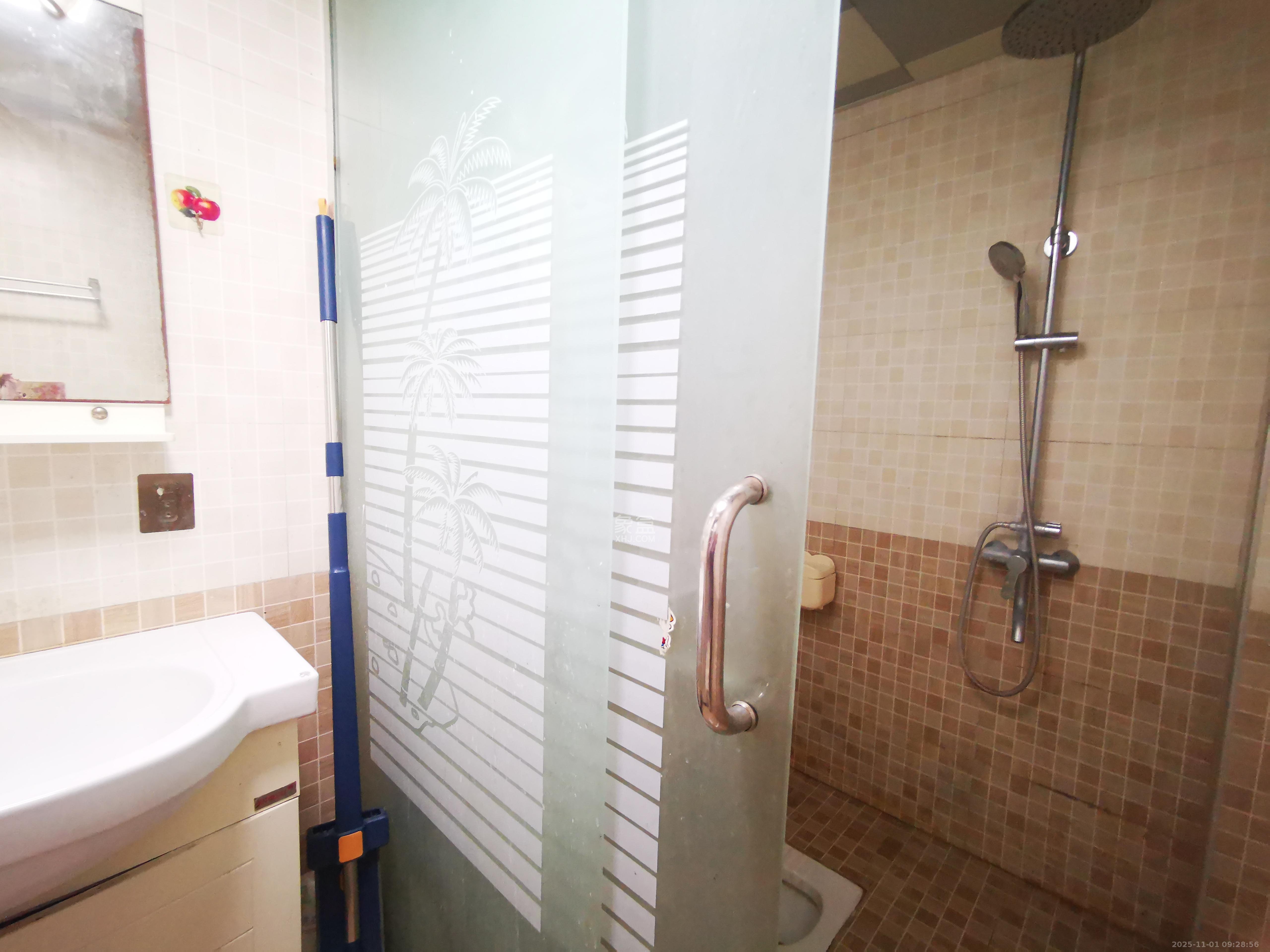 保利麓谷林语E区  3室2厅1卫    2500.0元/月室内图