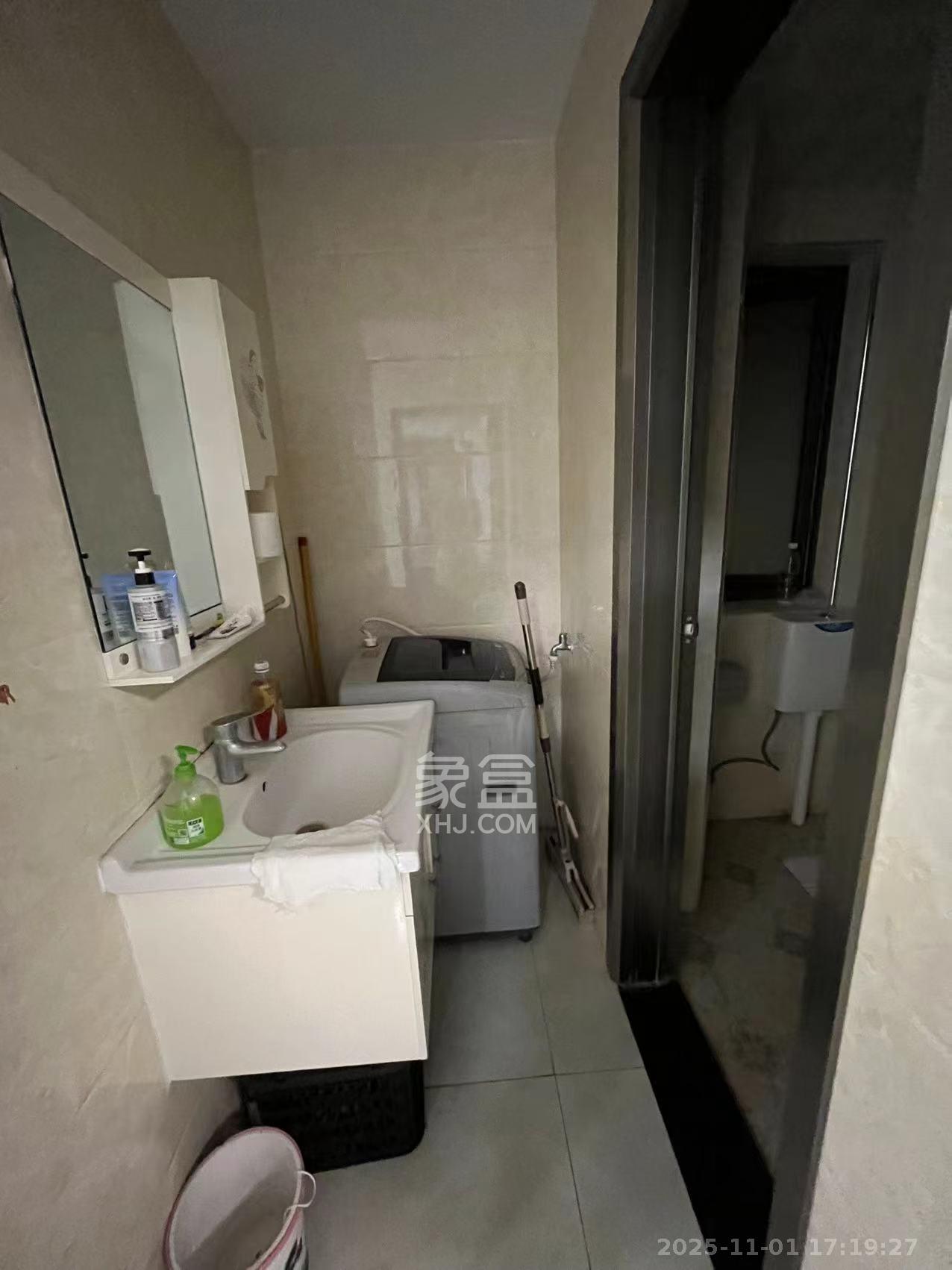 荣盛花语馨苑  2室2厅1卫    2000.0元/月室内图