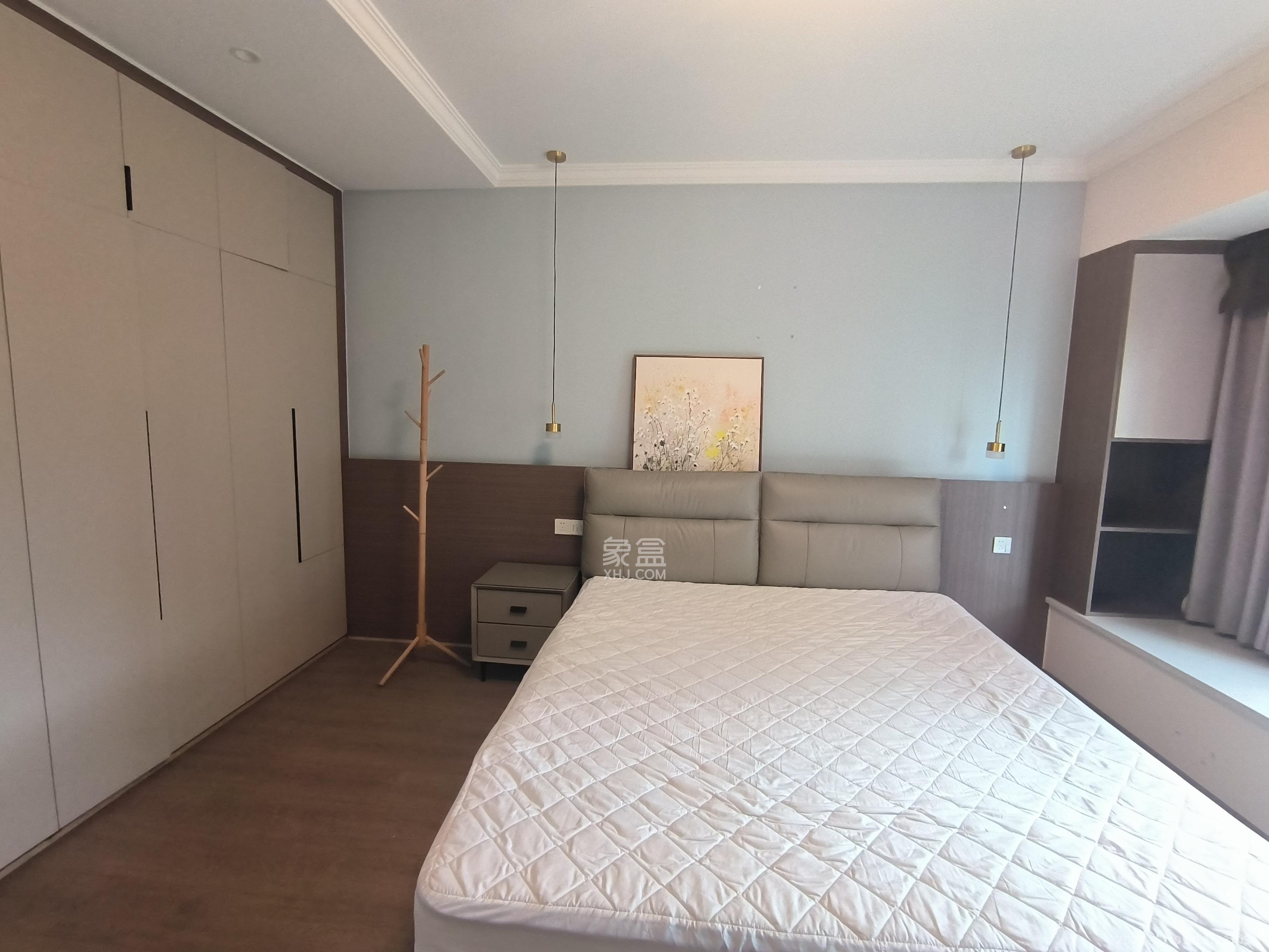 恒基旭辉湖山赋  3室2厅2卫    2500.0元/月室内图