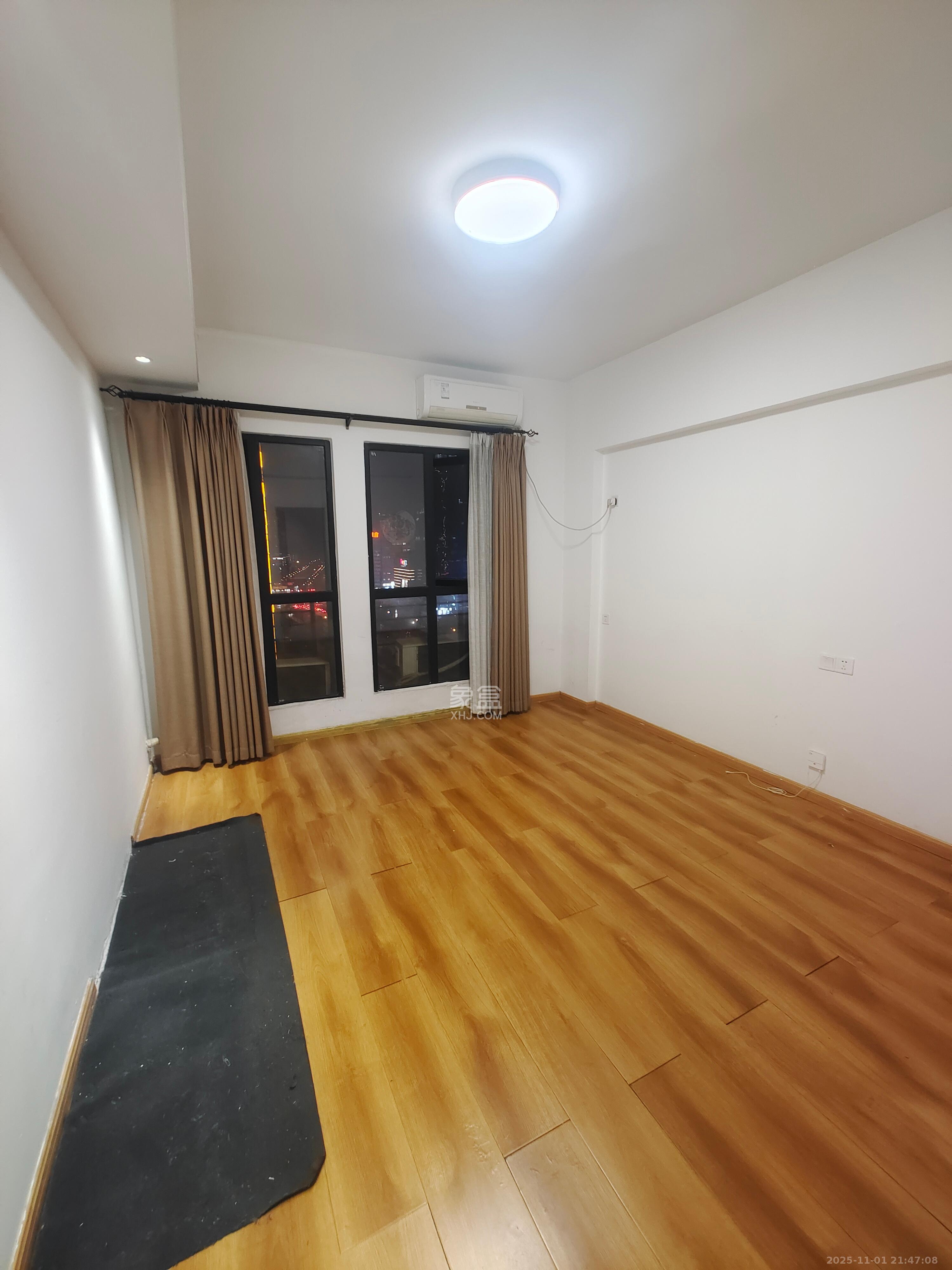 郡原广场 3室2厅2卫 3500.0元/月 郡原广场 3室2厅2卫 3500.0元/月室内图