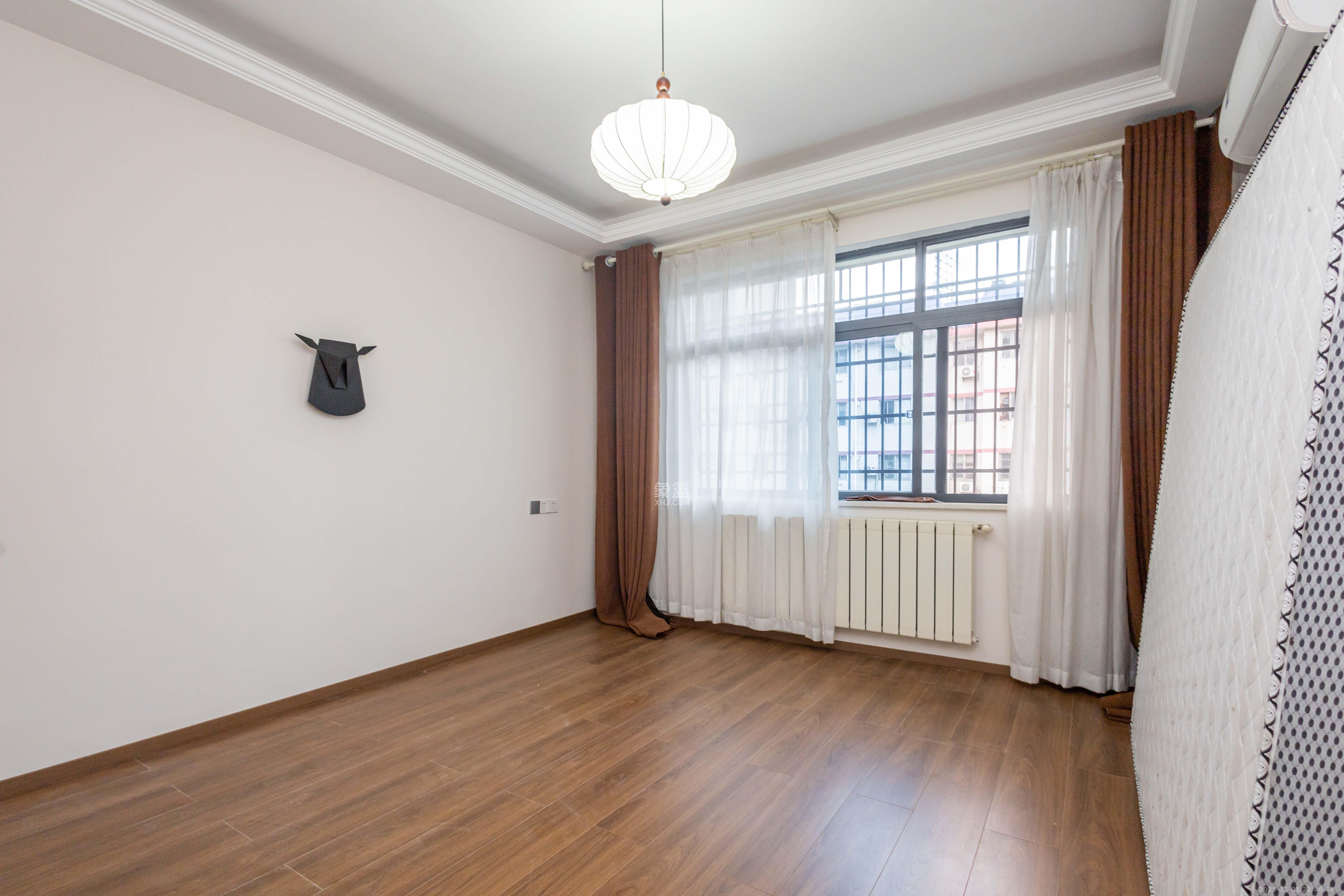 辉宏橄榄城  4室2厅2卫    105.0万 辉宏橄榄城  4室2厅2卫    105.0万卧室