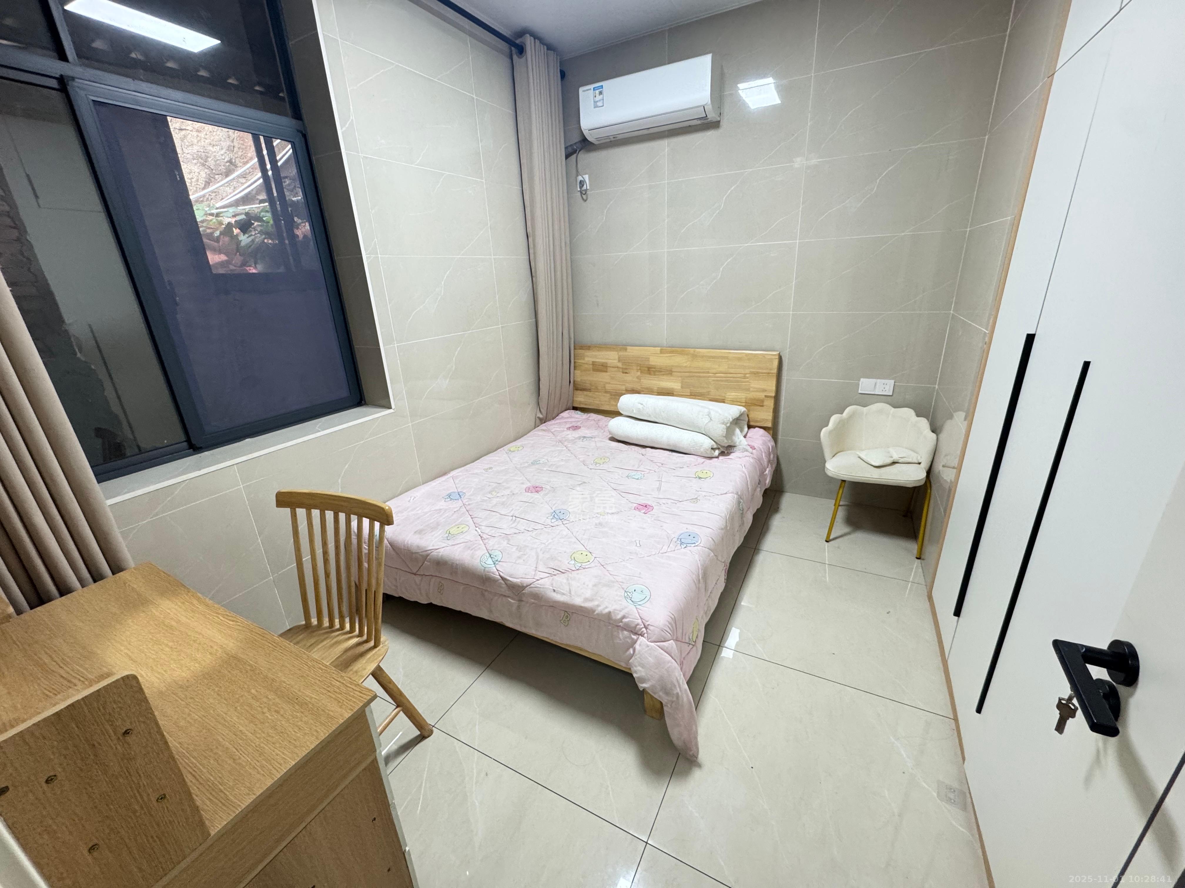 红旗区一片  2室1厅1卫    2000.0元/月