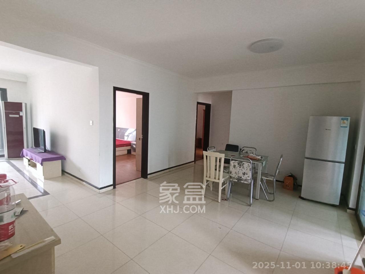 珠江花城二期扶水岸  3室2厅2卫    2300.0元/月室内图