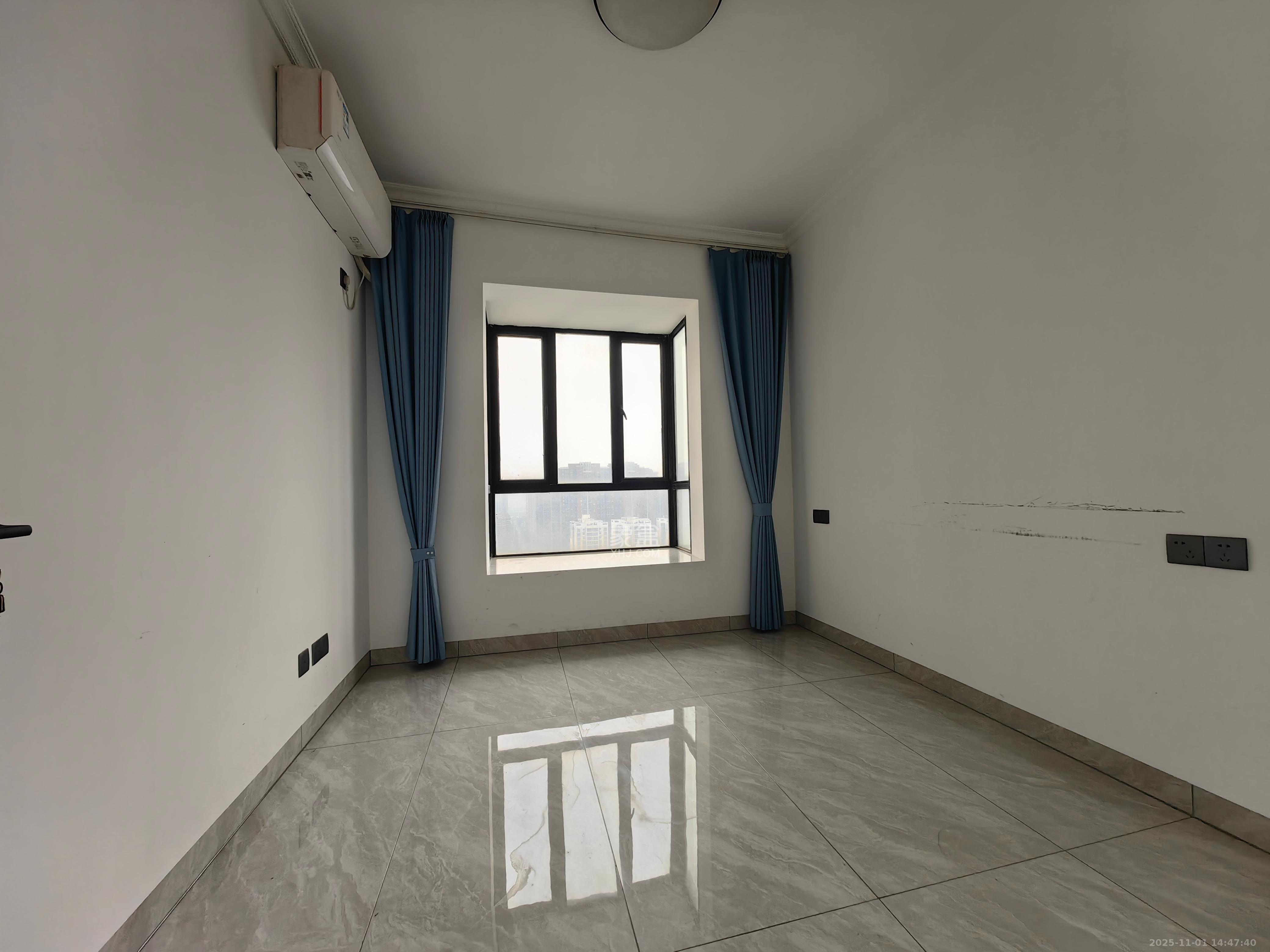 96301部队小区  4室2厅2卫    2800.0元/月室内图