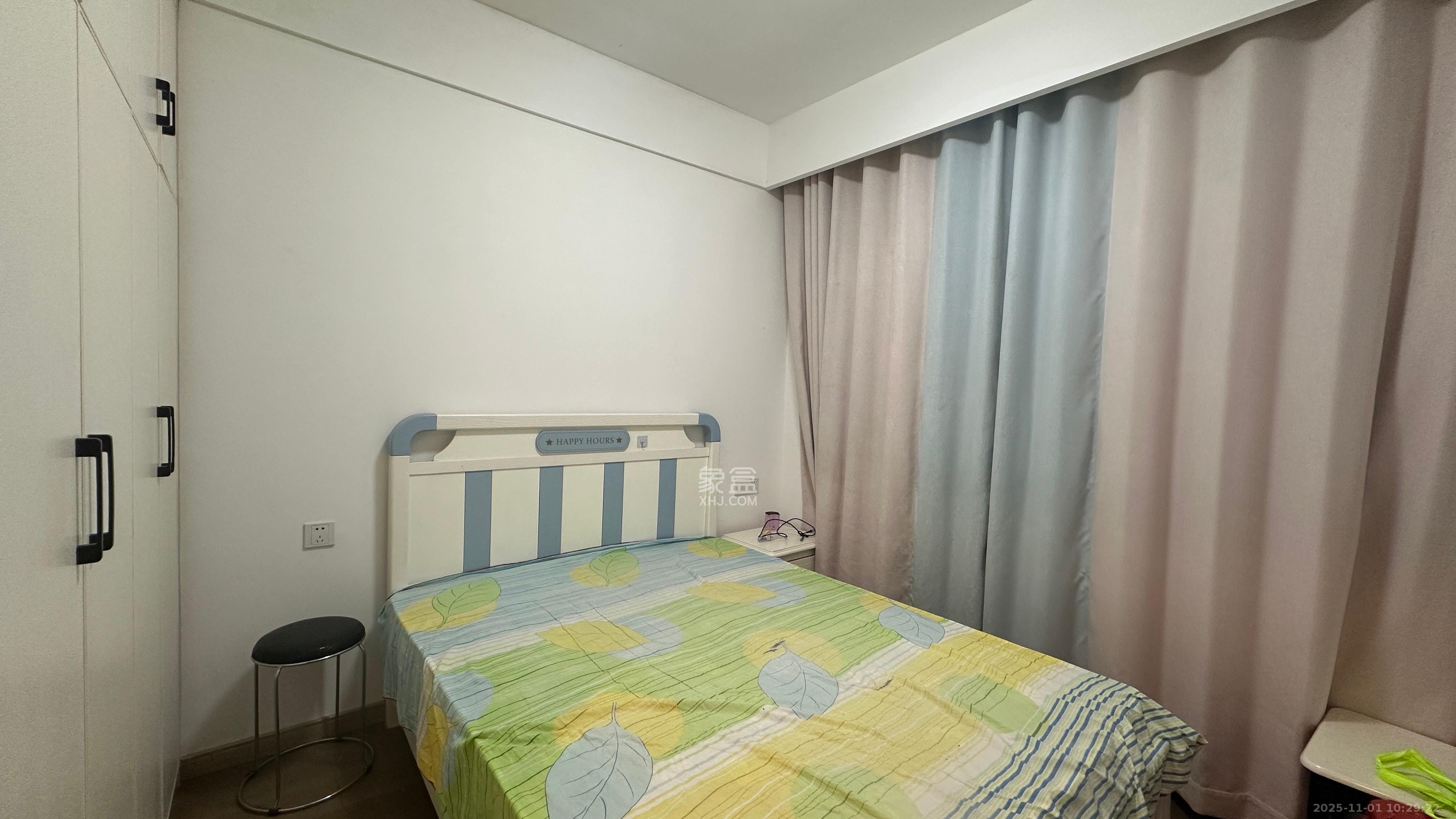 新城国际花都  3室2厅1卫    1700.0元/月室内图