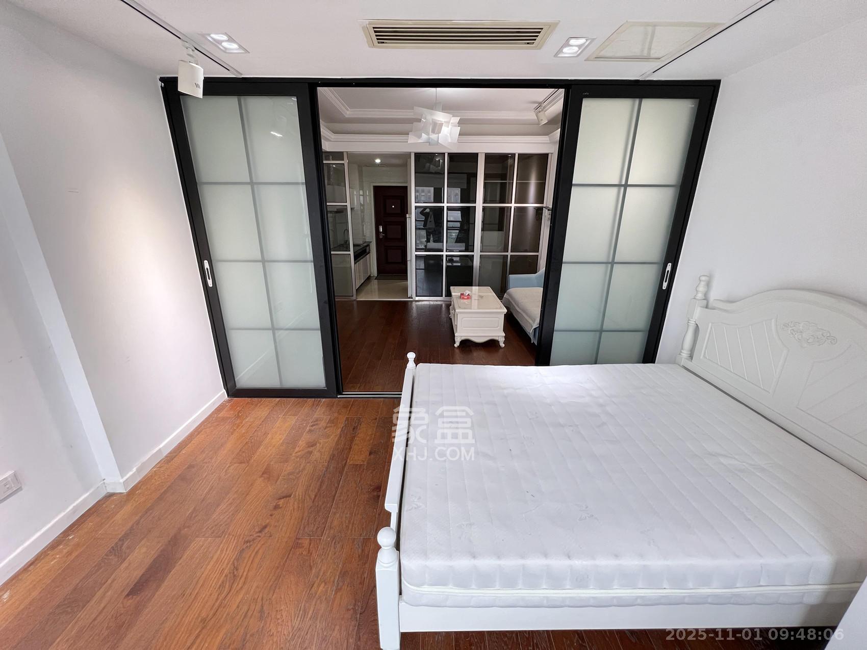 壹号公馆  1室1厅1卫    2600.0元/月 壹号公馆  1室1厅1卫    2600.0元/月室内图