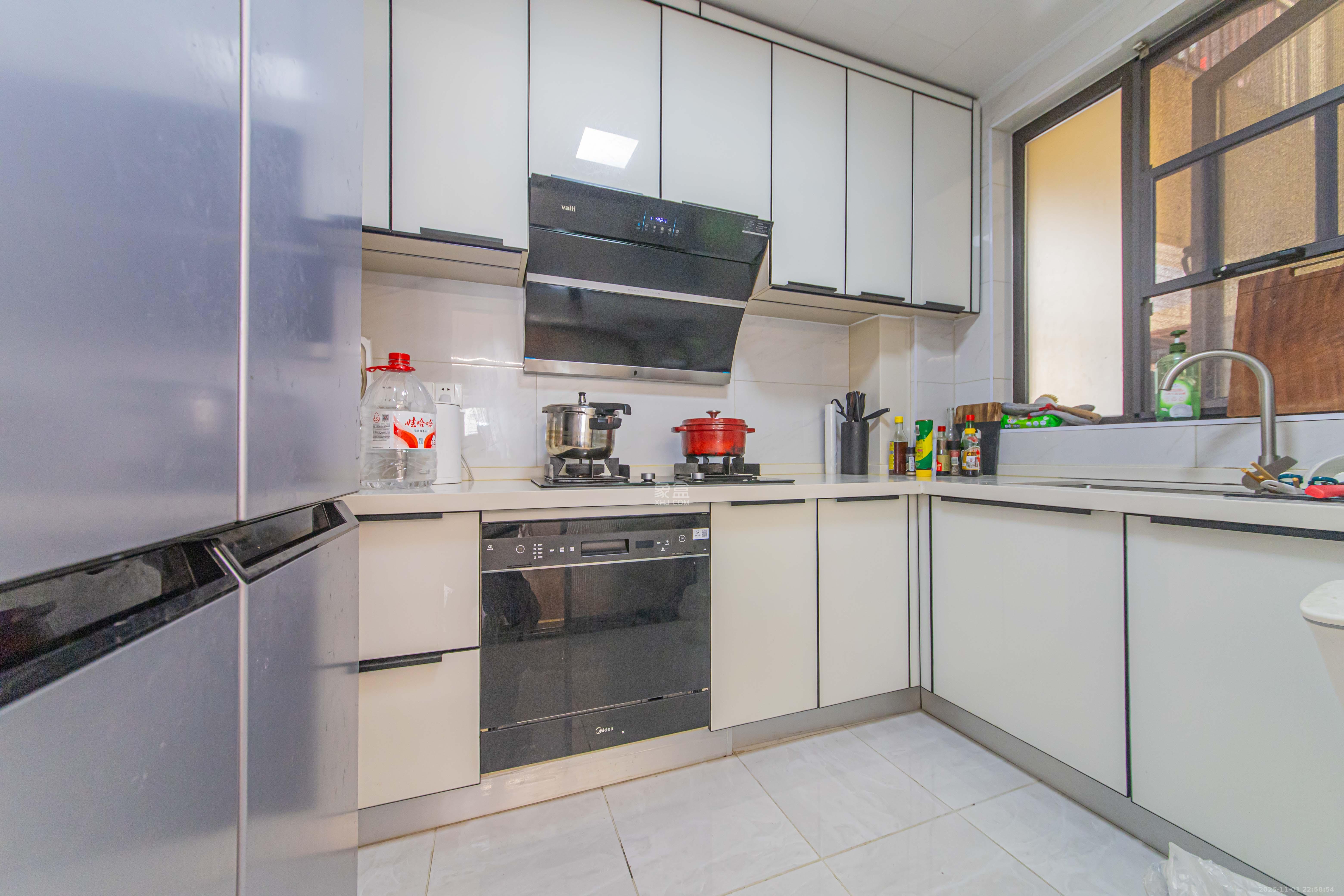 北辰中央公园DF区 3室2厅2卫 123.0万 北辰中央公园DF区 3室2厅2卫 123.0万厨房