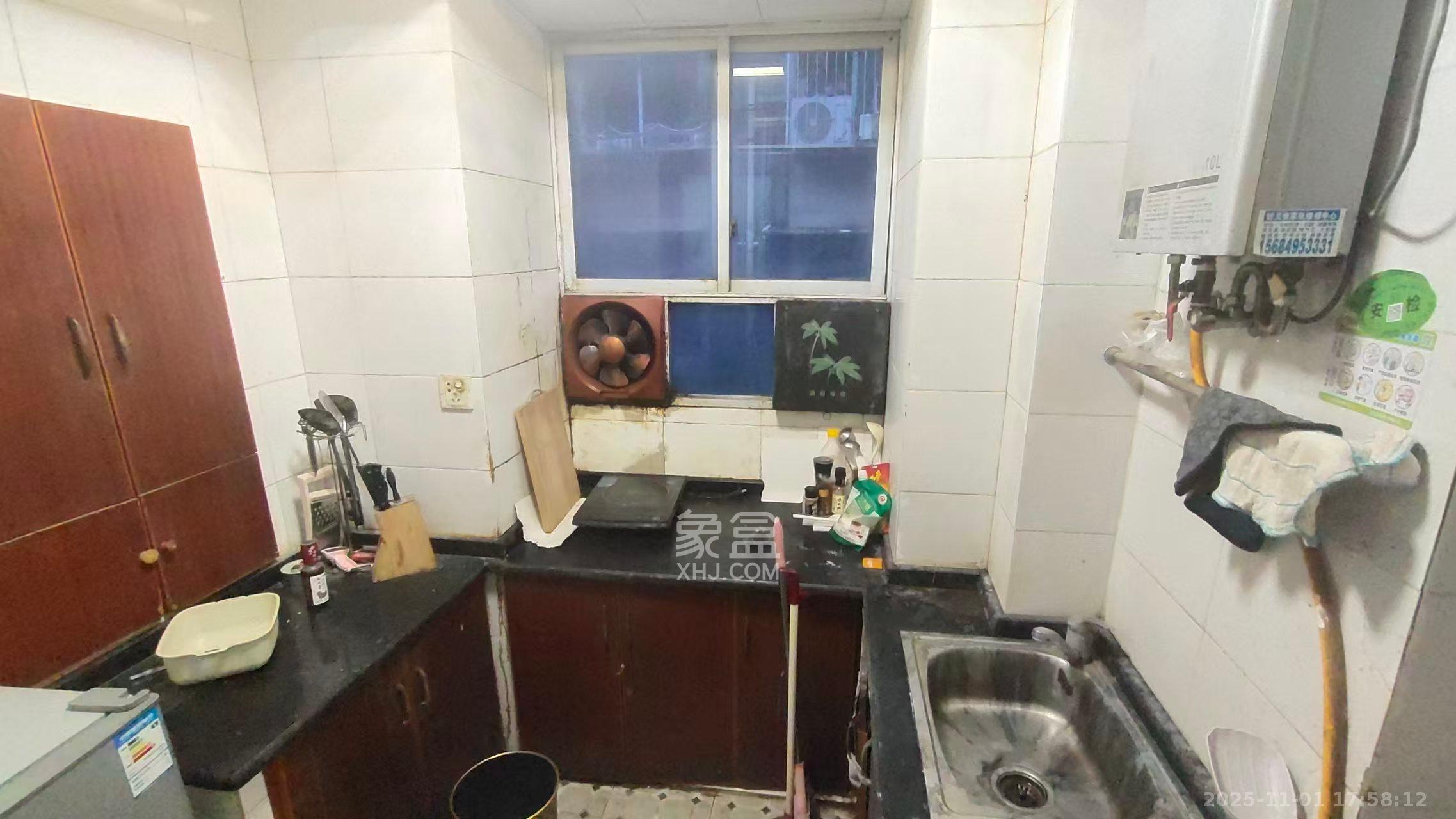 向东南社区  2室1厅1卫    1400.0元/月室内图