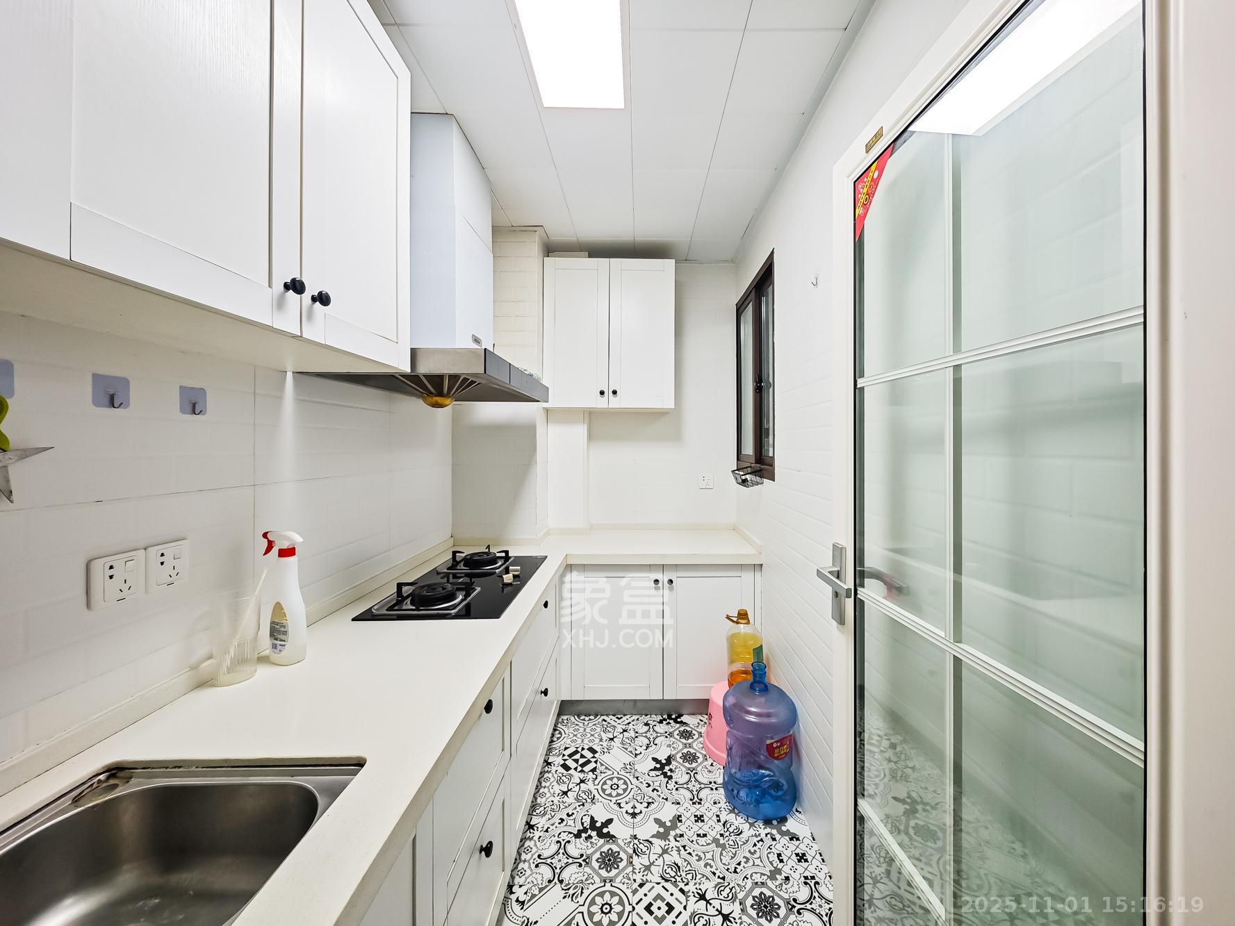 山语城三期  3室2厅1卫    68.0万厨房