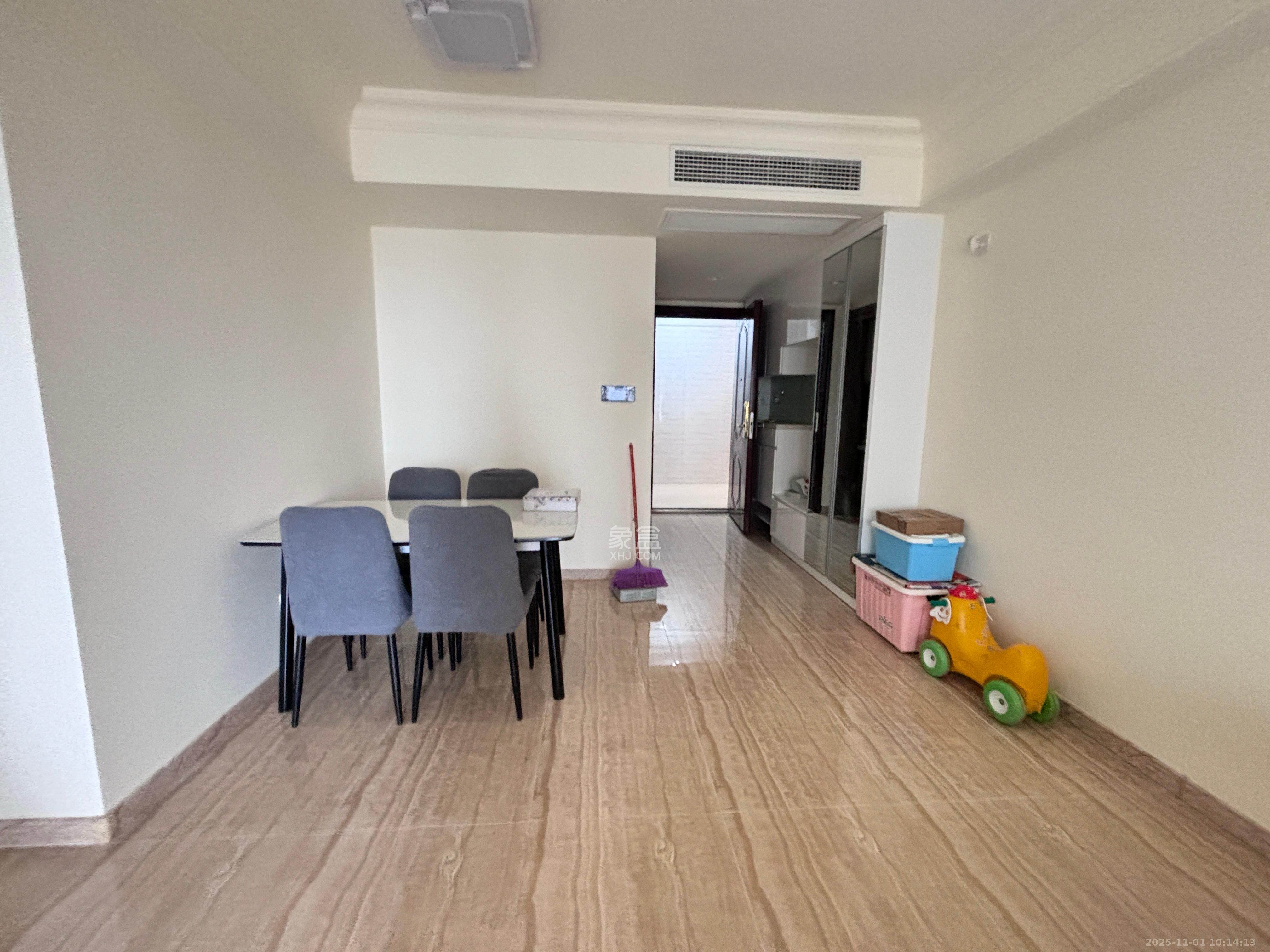 碧桂园翘楚棠  3室2厅2卫    2300.0元/月室内图