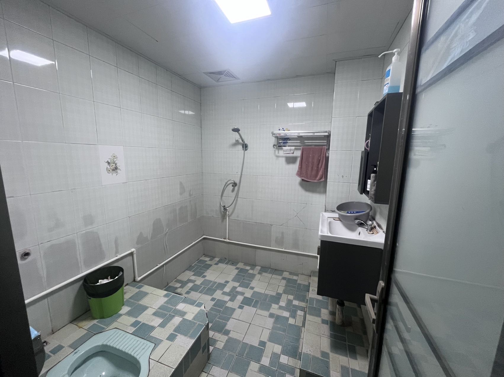 罗牛山花园  3室2厅2卫    150.0万 罗牛山花园  3室2厅2卫    150.0万客厅