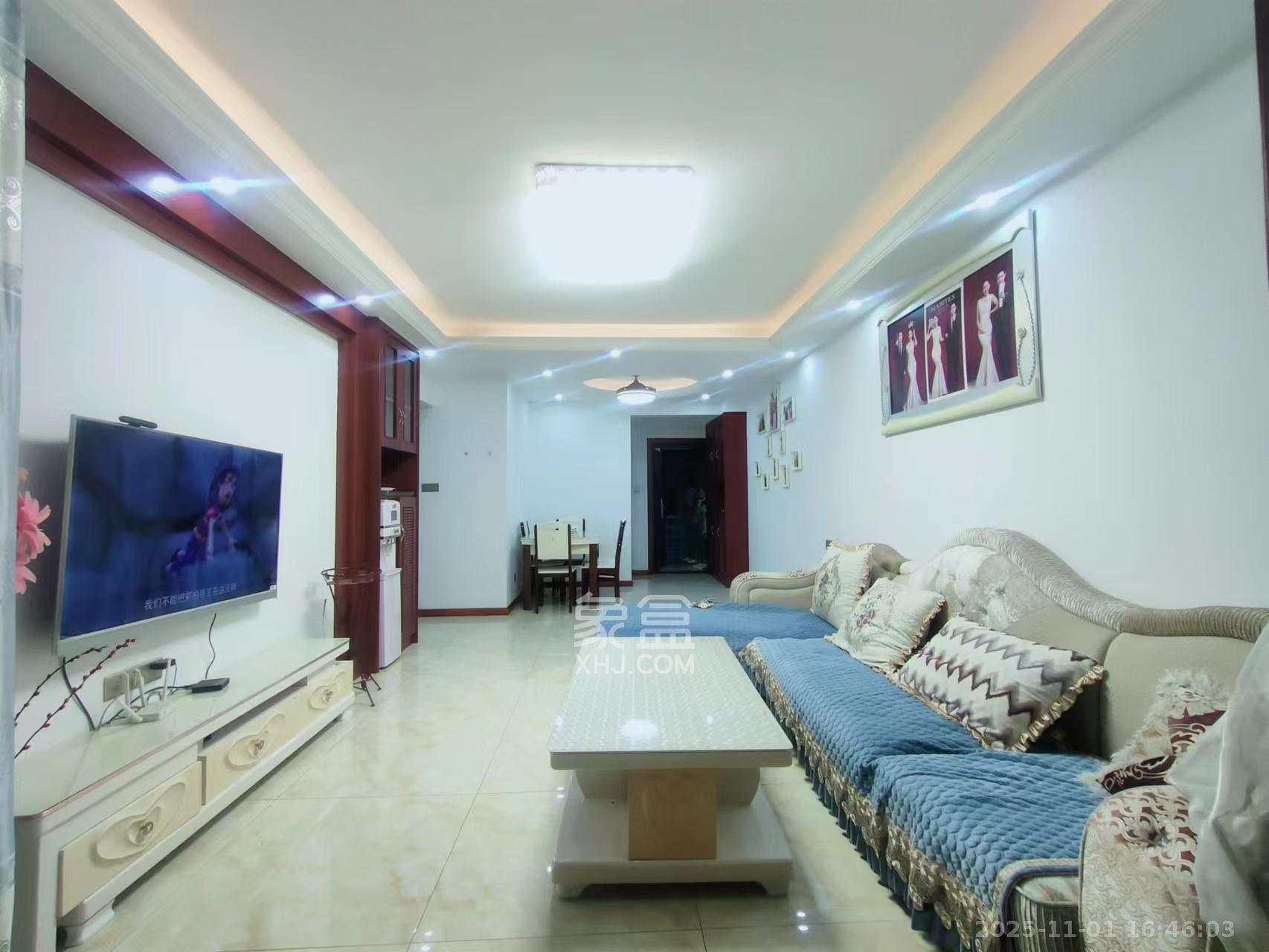 山水湾  3室2厅1卫    2000.0元/月