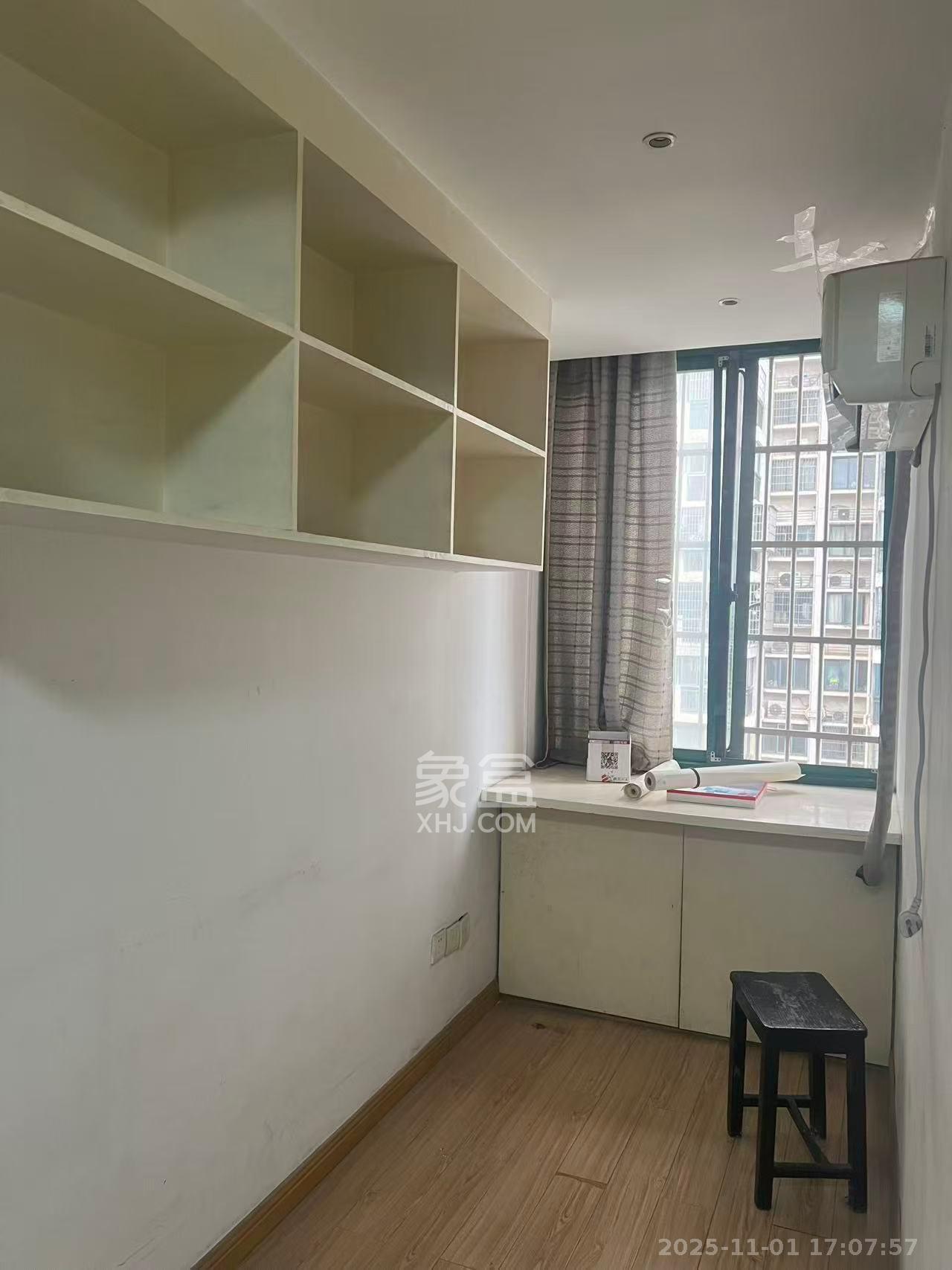 浏阳河畔家园  3室2厅1卫    2300.0元/月室内图