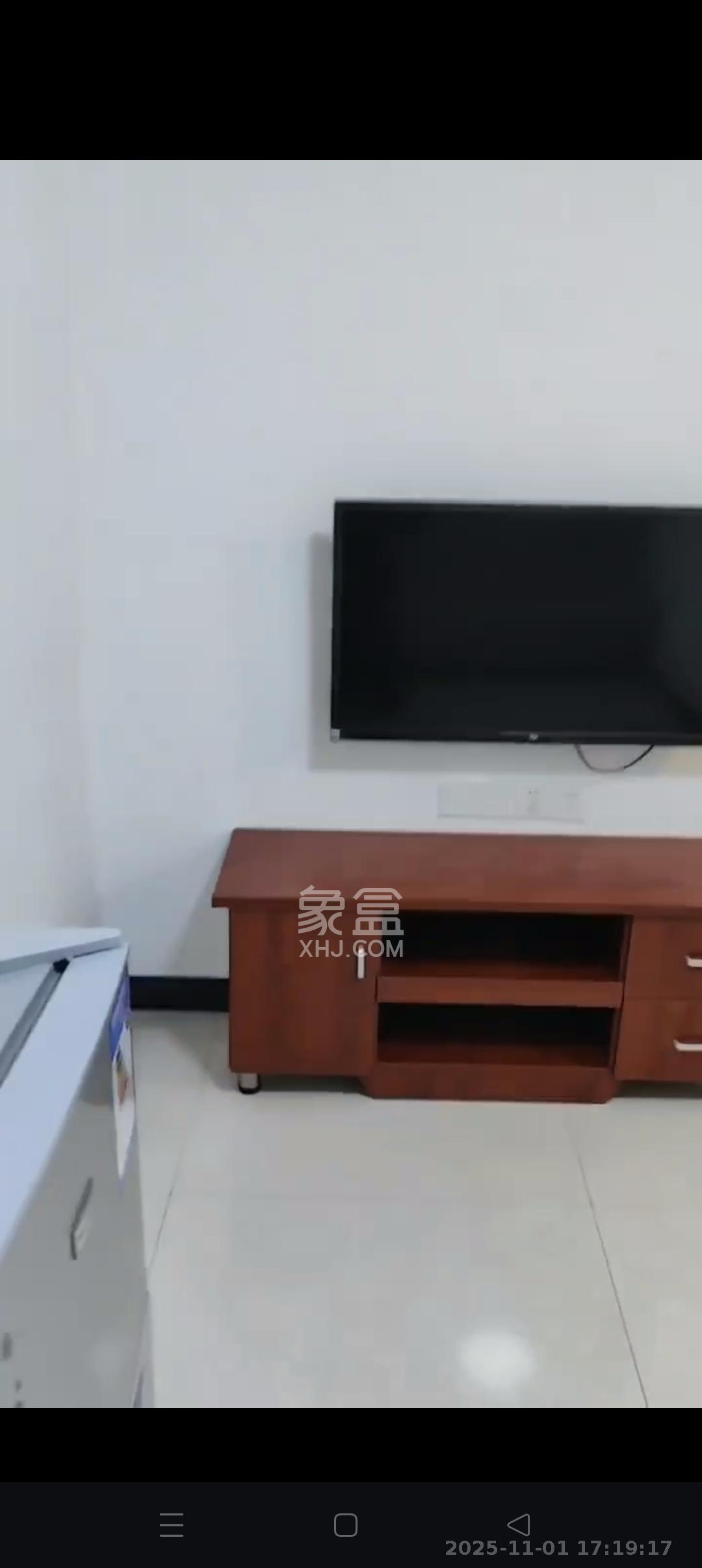 麓枫和苑  1室1厅1卫    1700.0元/月