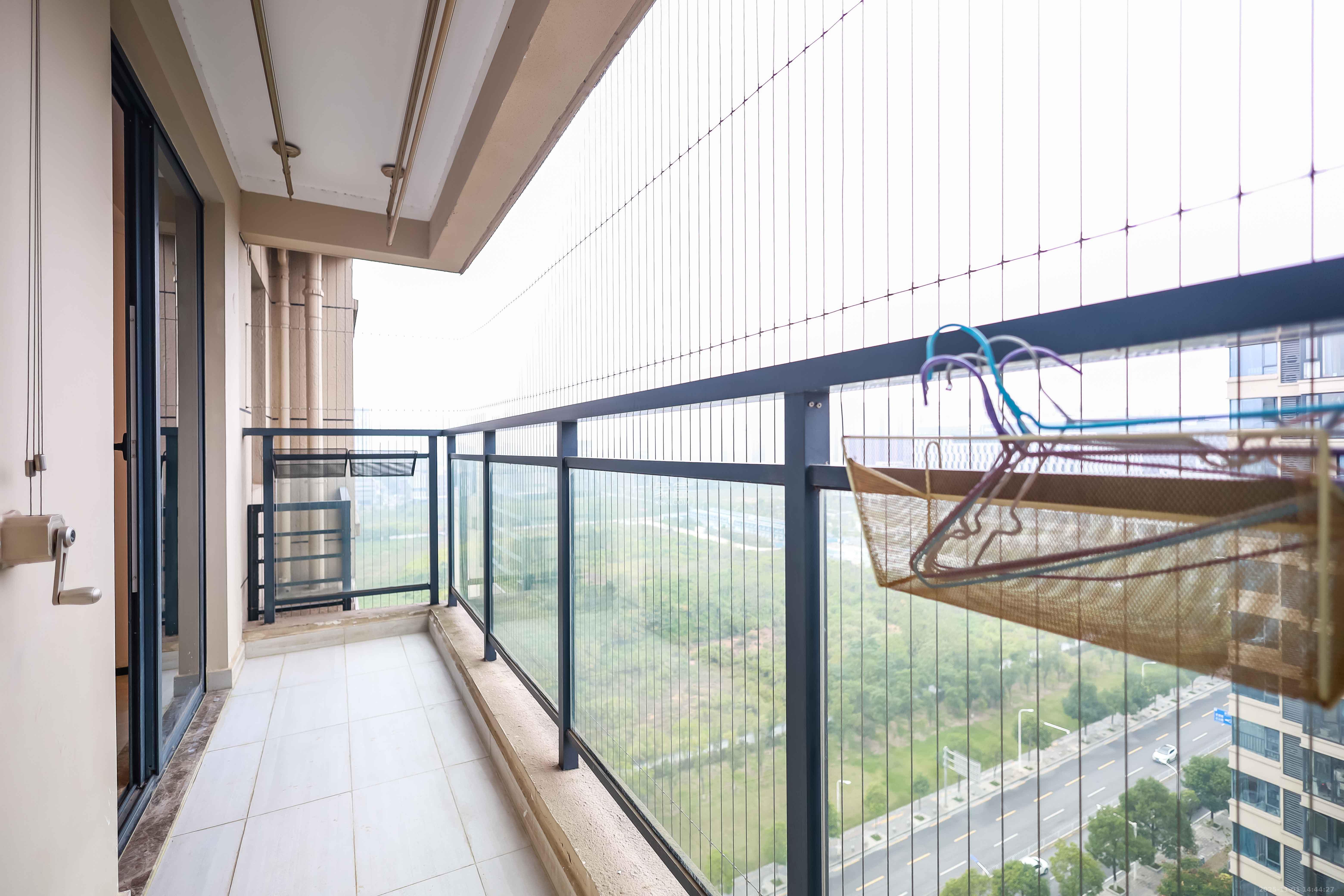 长房云西府一期  3室2厅2卫    116.0万 长房云西府一期  3室2厅2卫    116.0万阳台