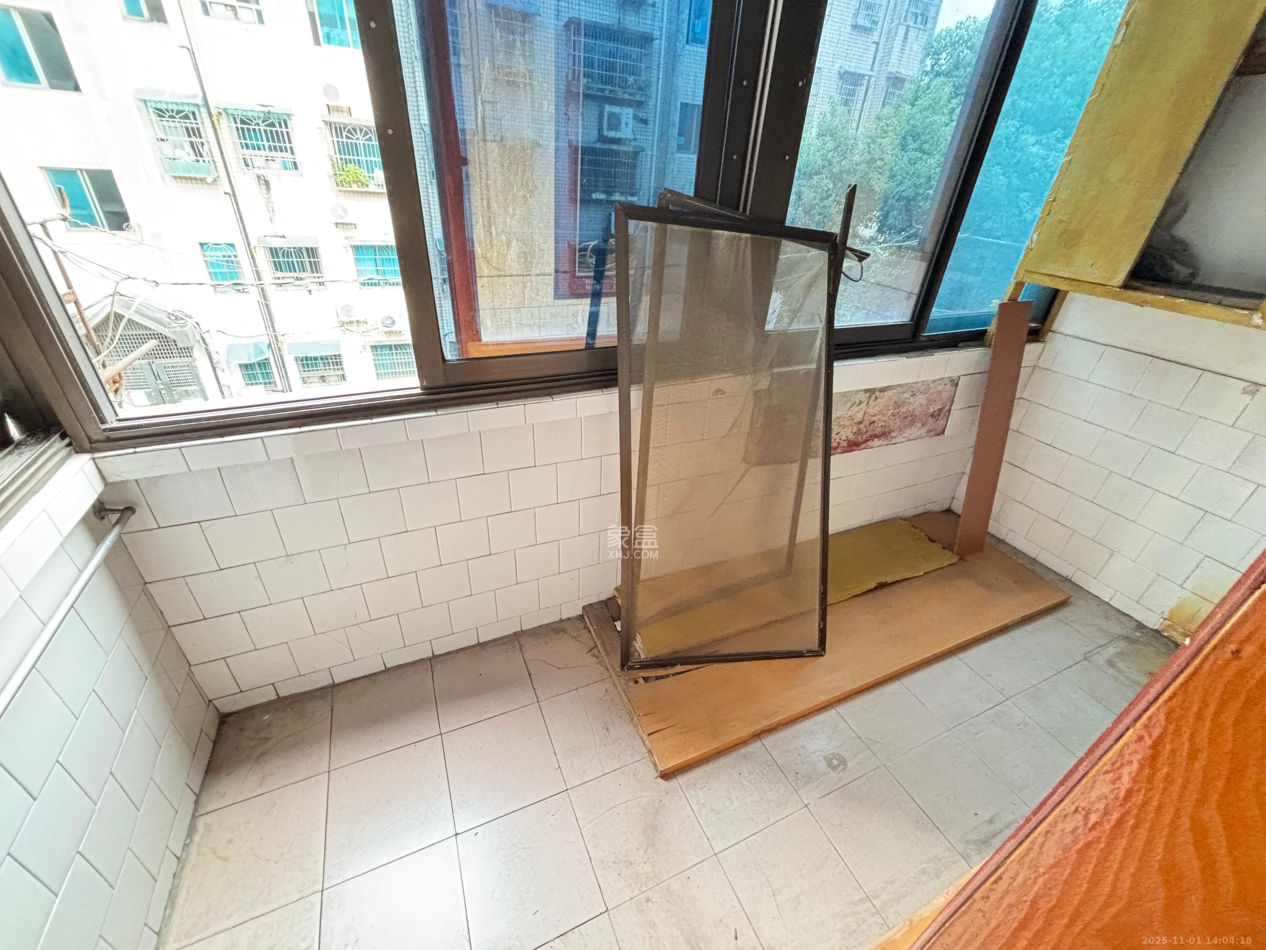 建材储运公司宿舍  3室2厅1卫    1600.0元/月 建材储运公司宿舍  3室2厅1卫    1600.0元/月室内图