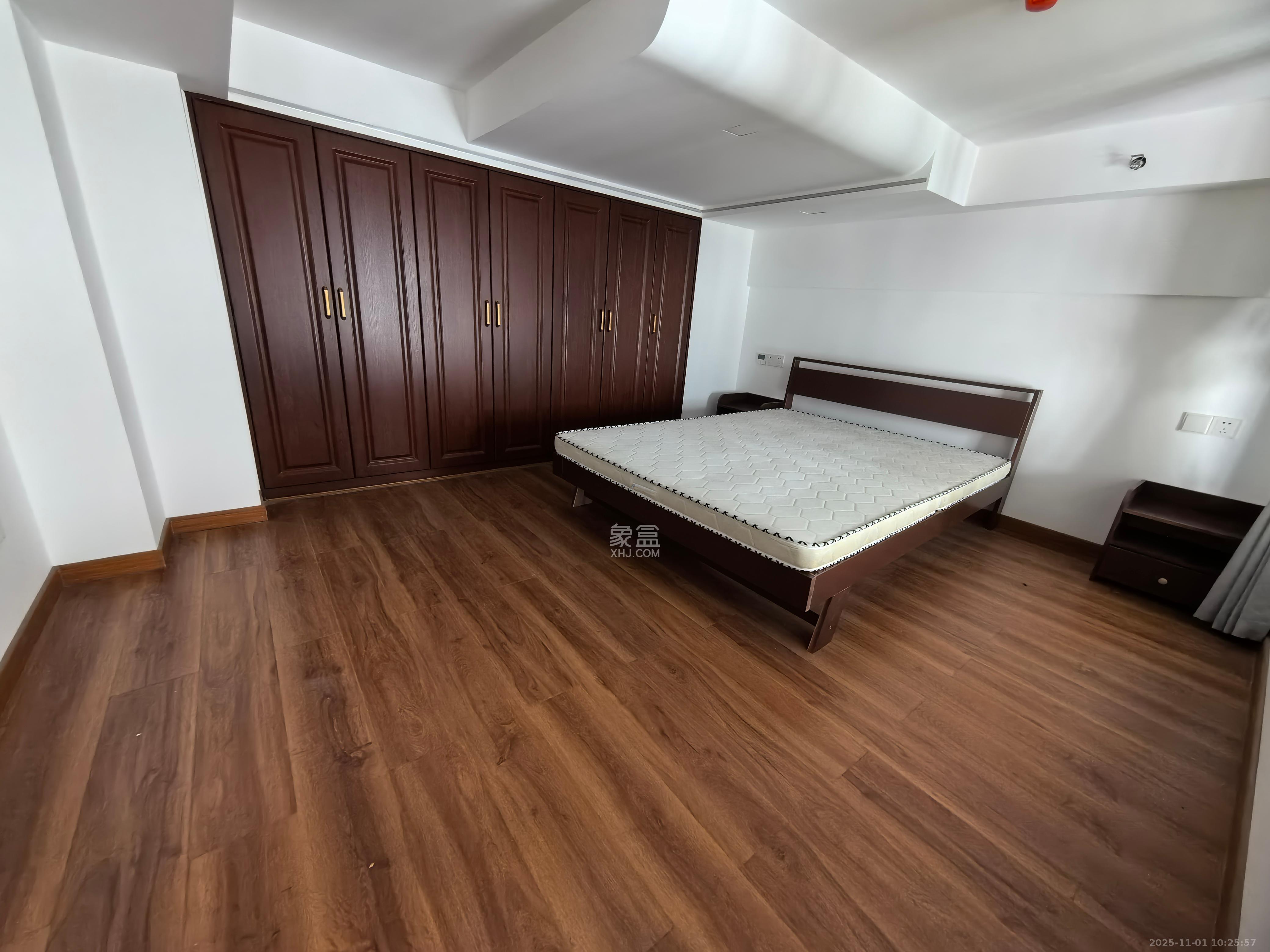 樾山公馆湖湘中心  2室2厅1卫    3500.0元/月室内图