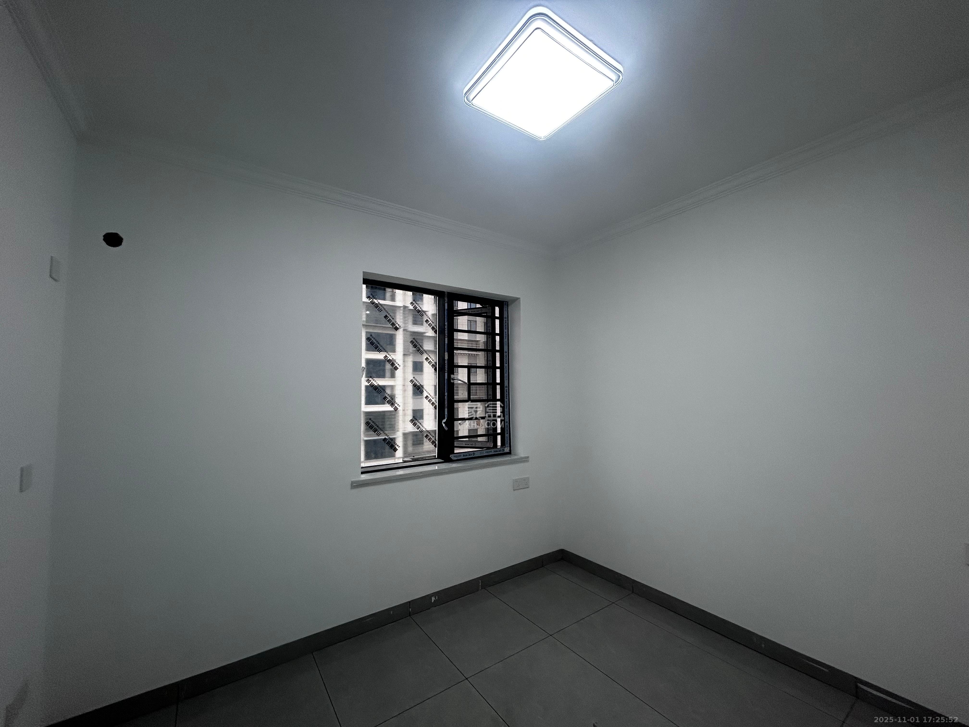 和景家园二期  2室1厅1卫    1800.0元/月室内图