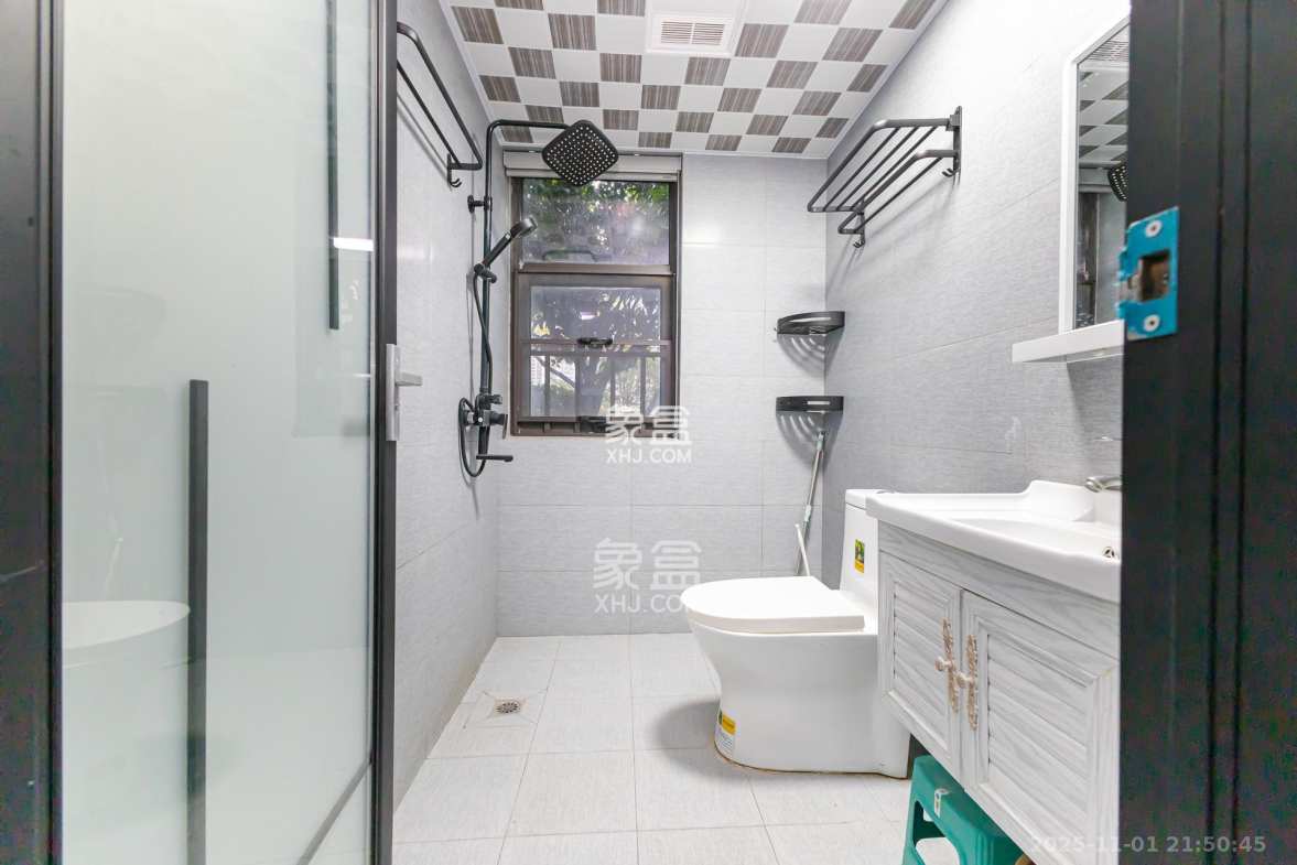 润和滨江府 4室2厅2卫 128.0万 润和滨江府 4室2厅2卫 128.0万卫生间