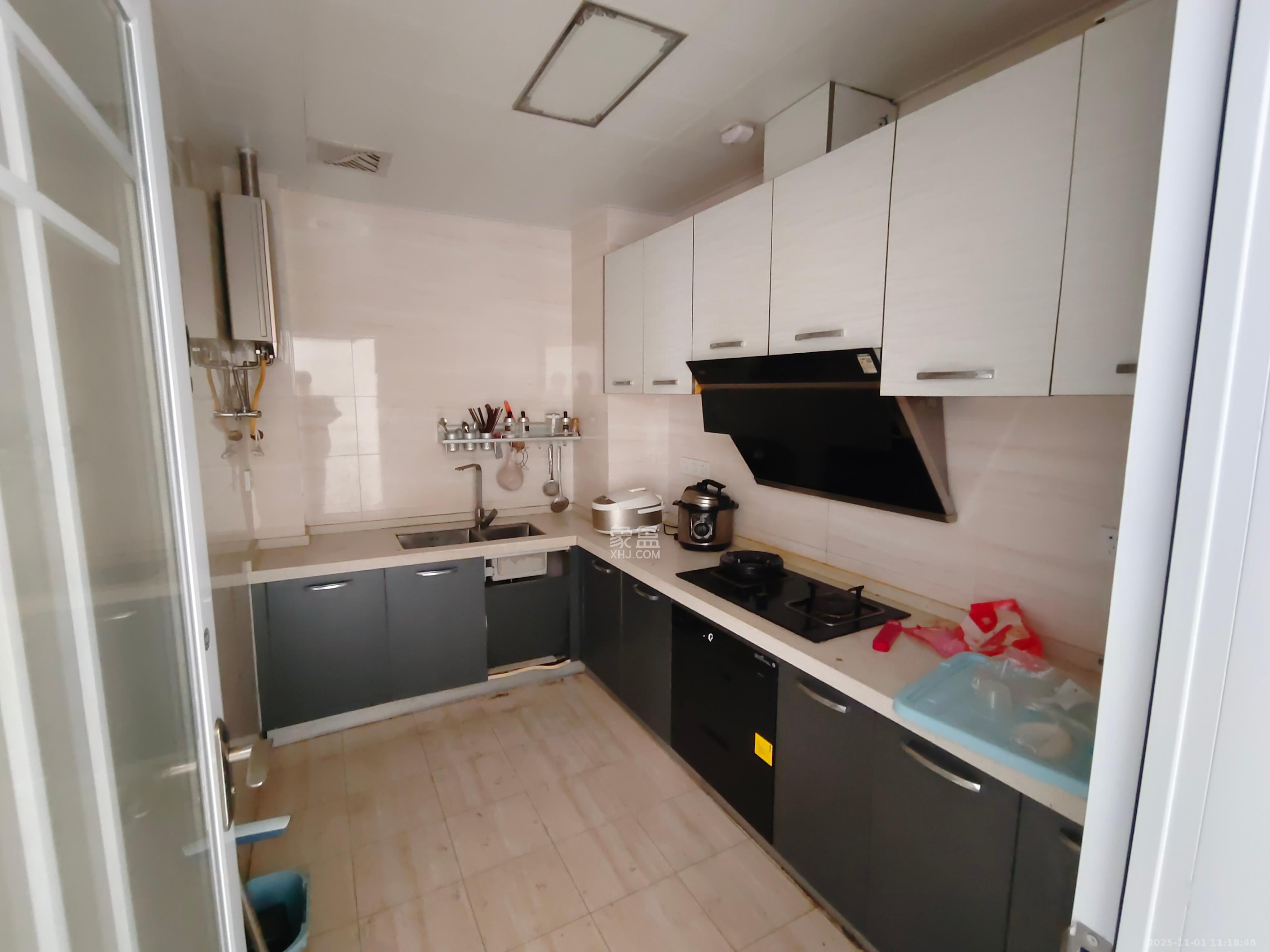 和泓梅溪四季  5室2厅2卫    3200.0元/月室内图