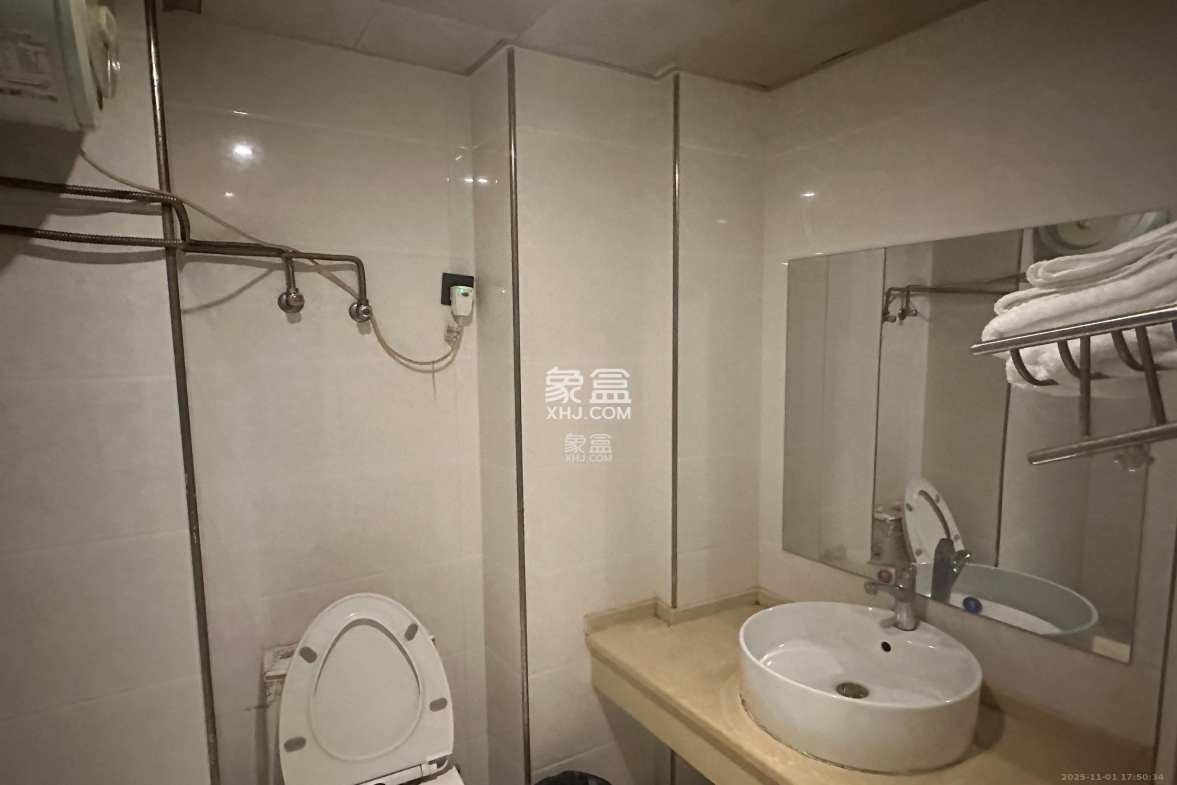 阳光锦城 1室1厅1卫 1300.0元/月 阳光锦城 1室1厅1卫 1300.0元/月室内图