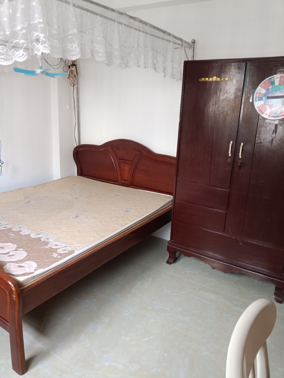 椰岛广场  2室1厅1卫    1600.0元/月 椰岛广场  2室1厅1卫    1600.0元/月室内图