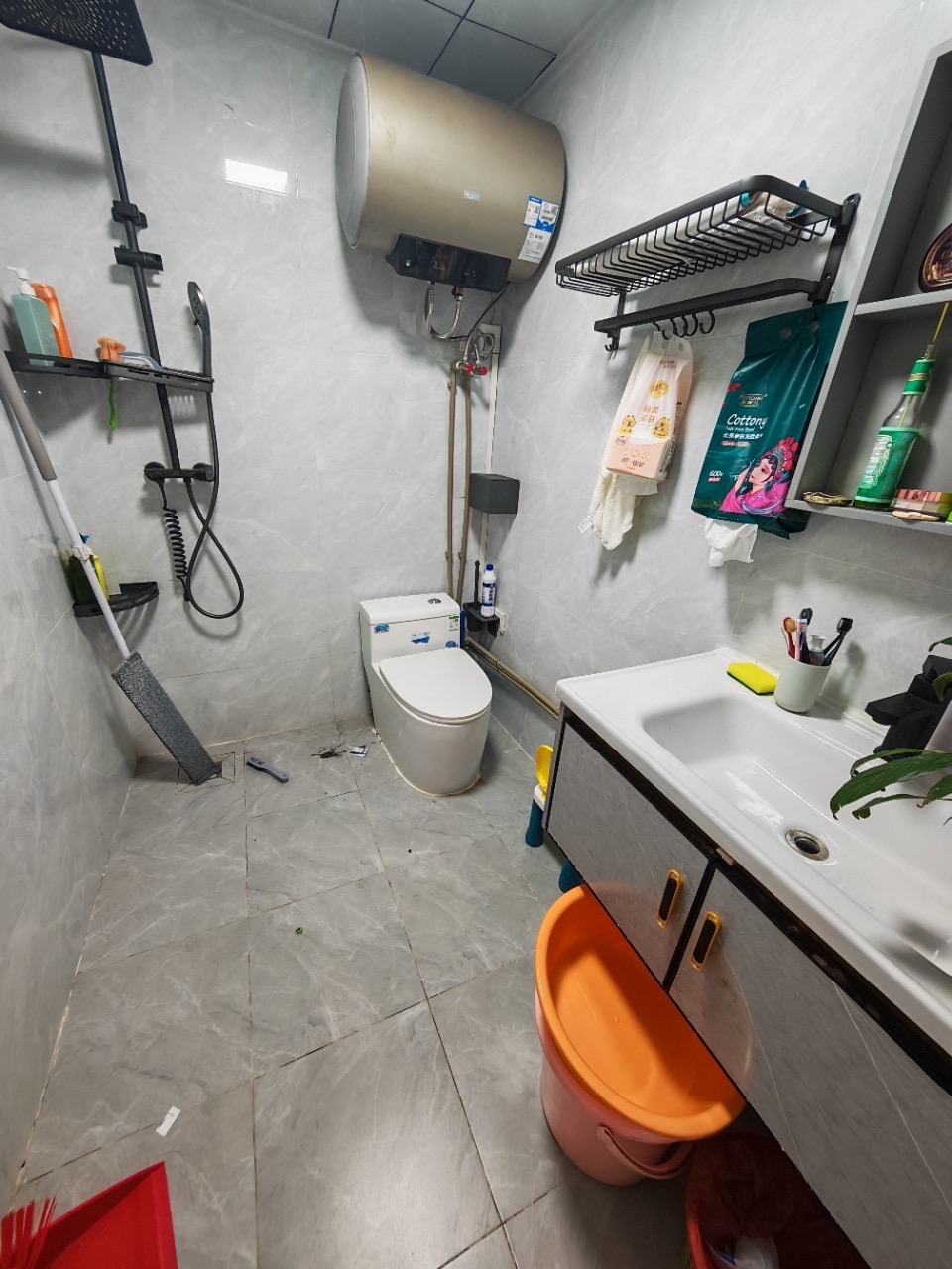 汇宇金城 4室2厅2卫 138.0万 汇宇金城 4室2厅2卫 138.0万客厅