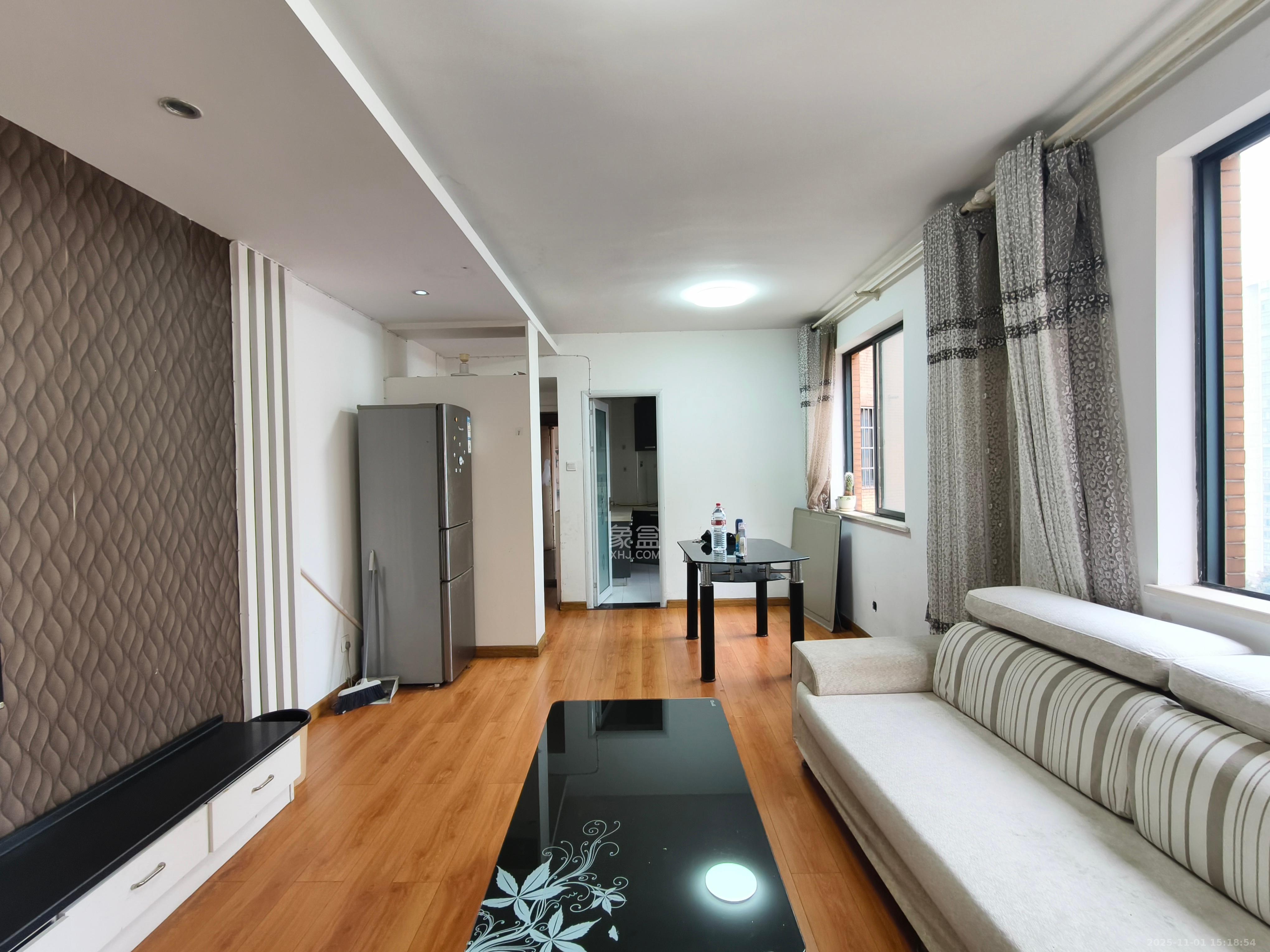 诚兴园 2室2厅1卫 2000.0元/月 诚兴园 2室2厅1卫 2000.0元/月室内图