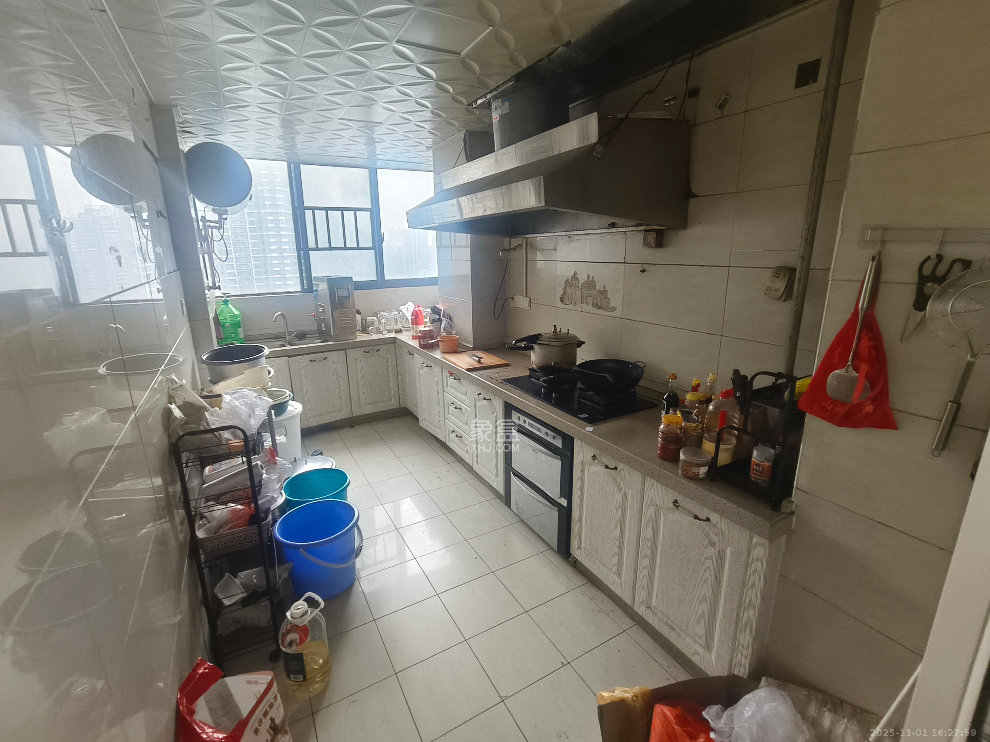 湘江世纪城富湾国际  4室2厅2卫    10000.0元/月室内图