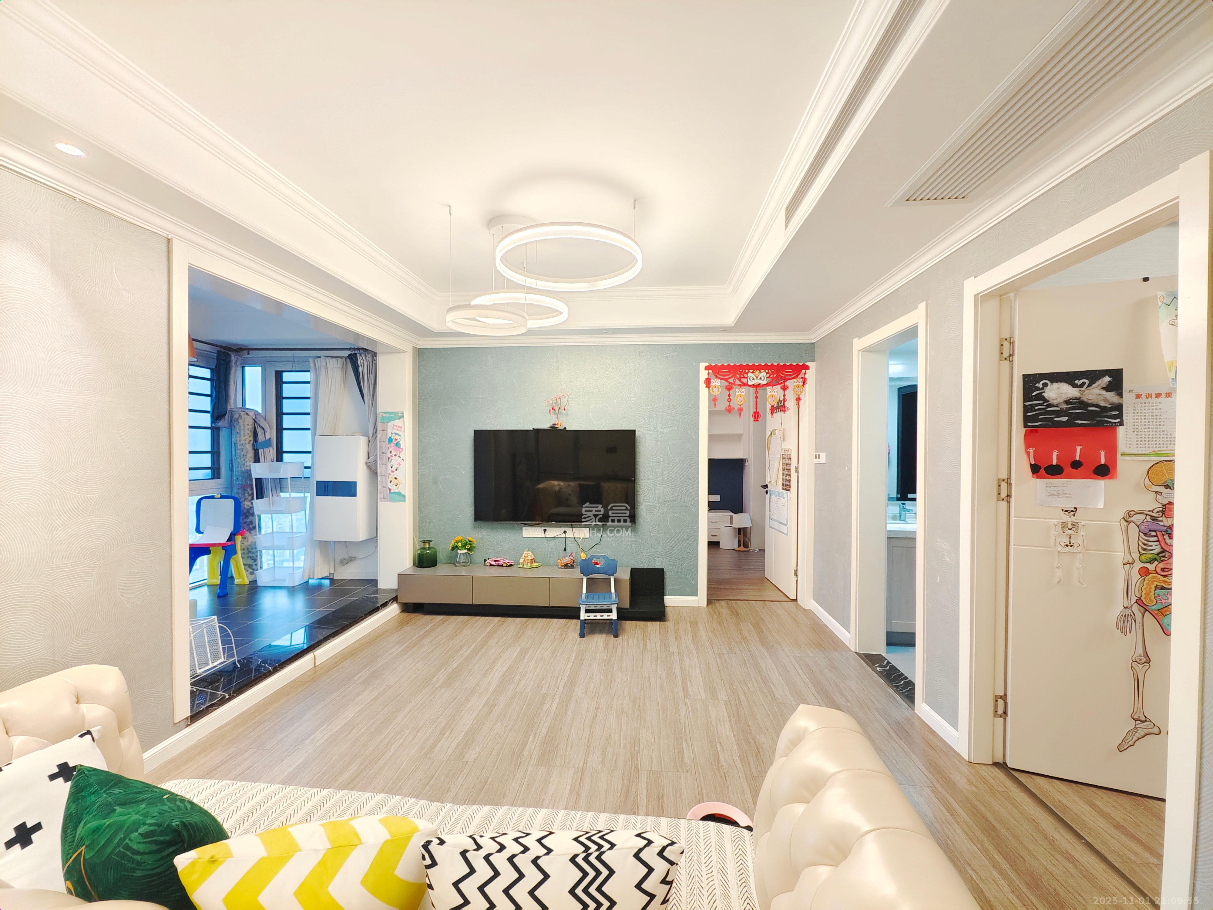 保利西海岸B区  2室2厅1卫    4000.0元/月 保利西海岸B区  2室2厅1卫    4000.0元/月室内图