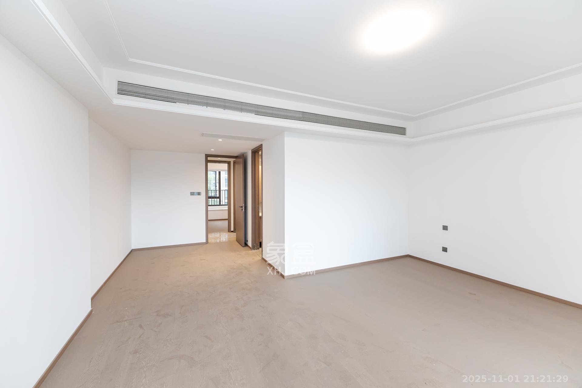 时代建发和著  5室2厅3卫    310.0万 时代建发和著  5室2厅3卫    310.0万卧室