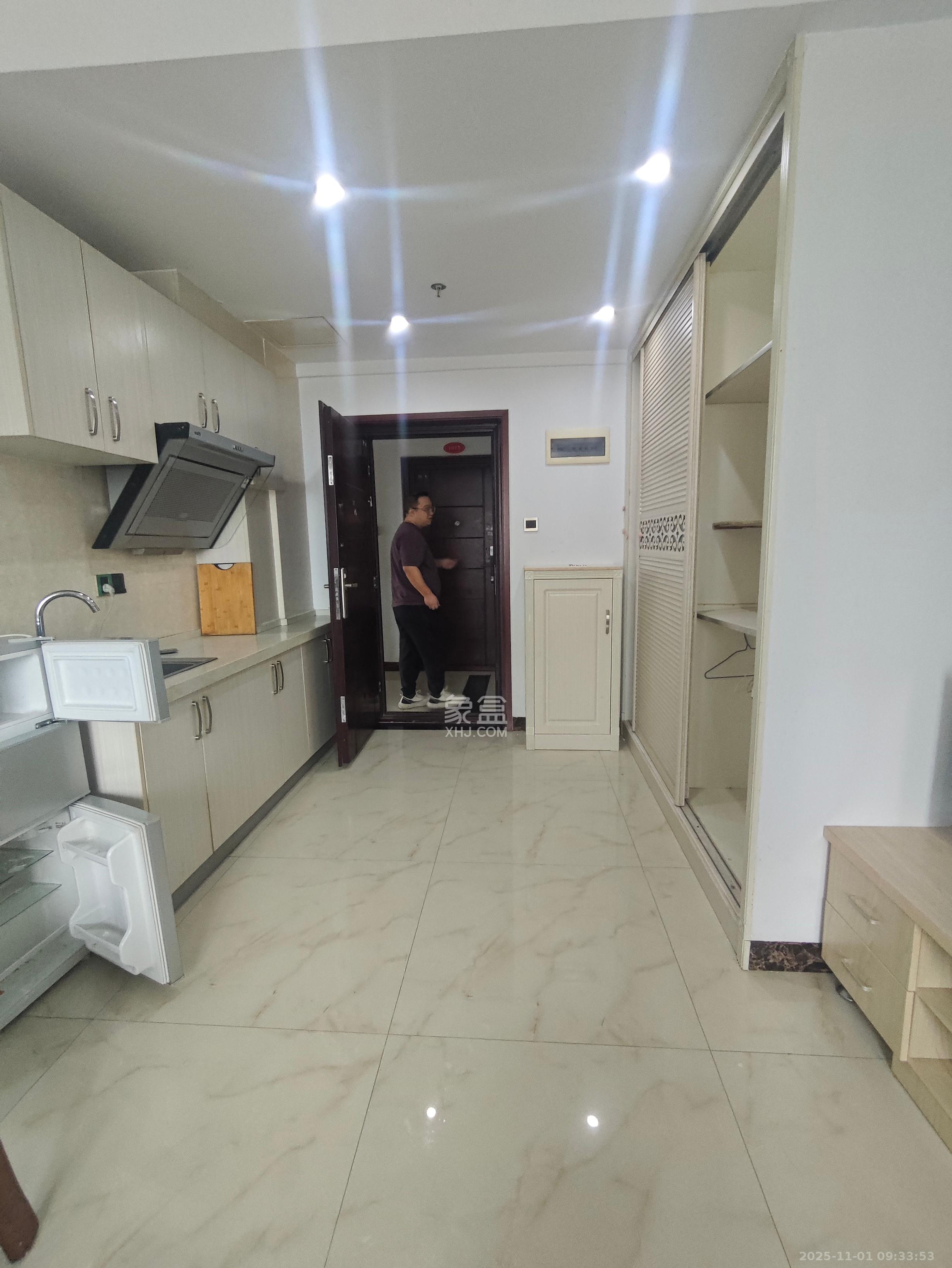 众东国际 1室1厅1卫 1700.0元/月 众东国际 1室1厅1卫 1700.0元/月室内图