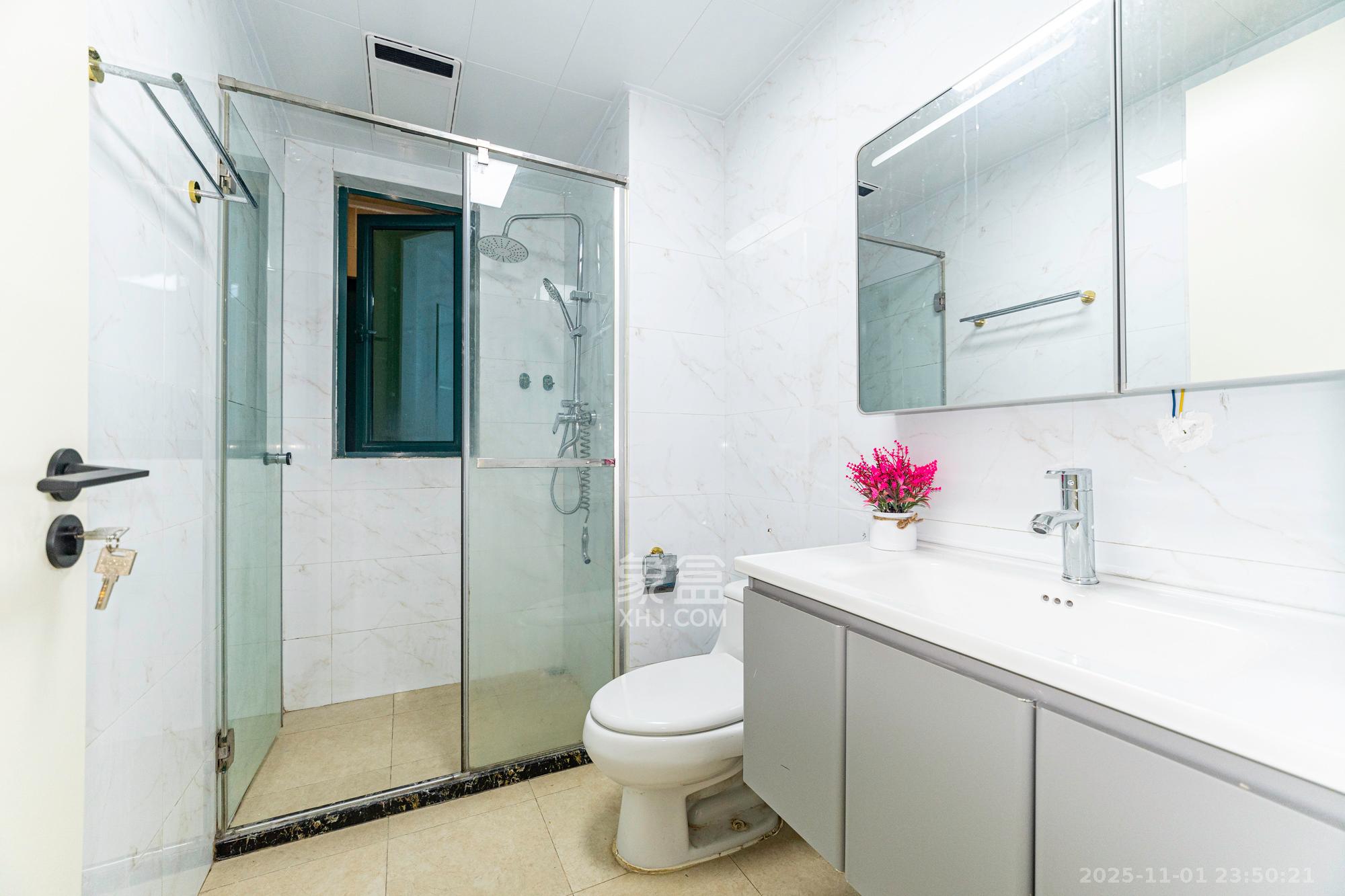 恒大雅苑 3室2厅1卫 85.0万 恒大雅苑 3室2厅1卫 85.0万卫生间