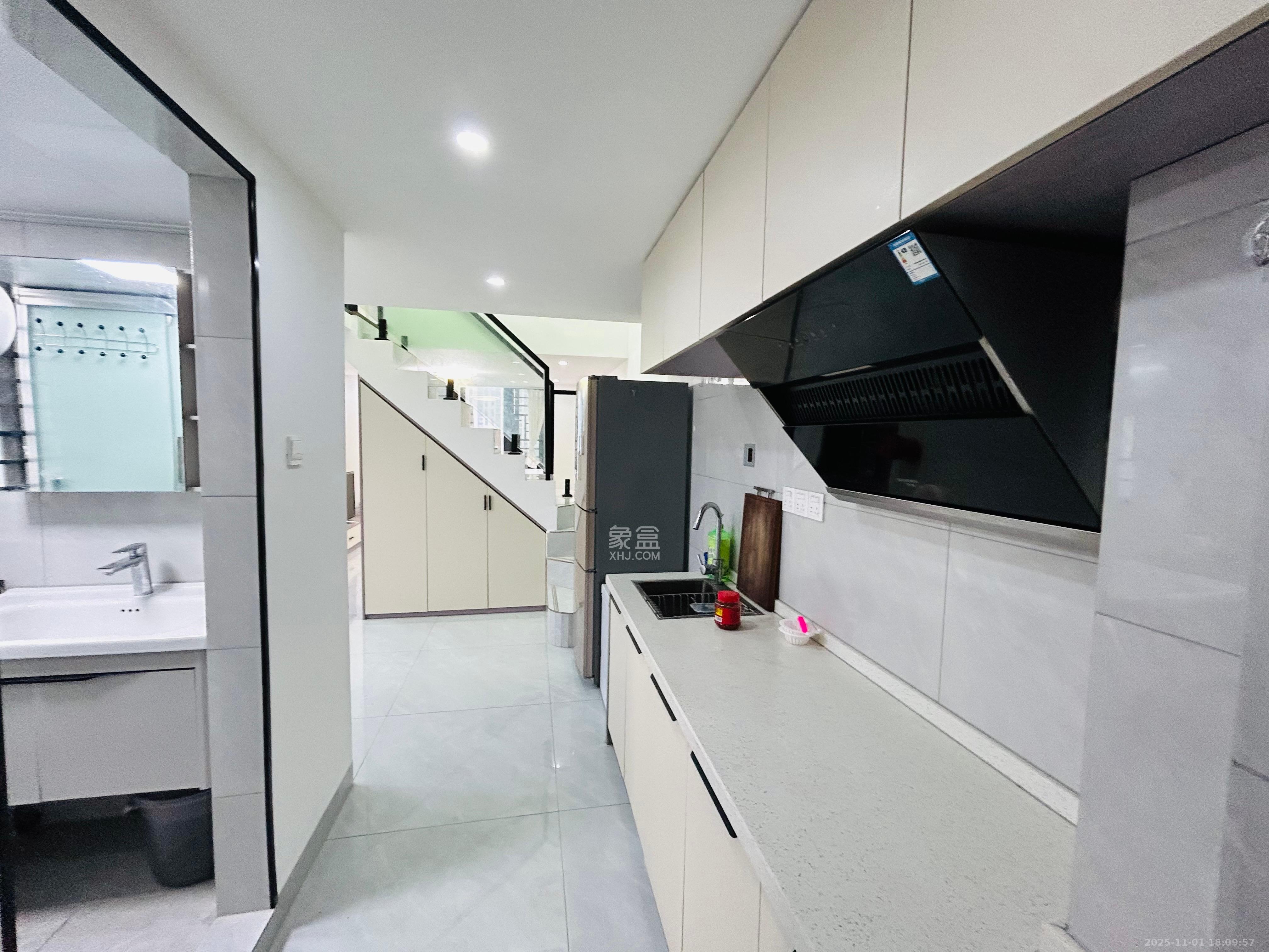 中海阅溪府 1室0厅0卫 1900.0元/月 中海阅溪府 1室0厅0卫 1900.0元/月室内图