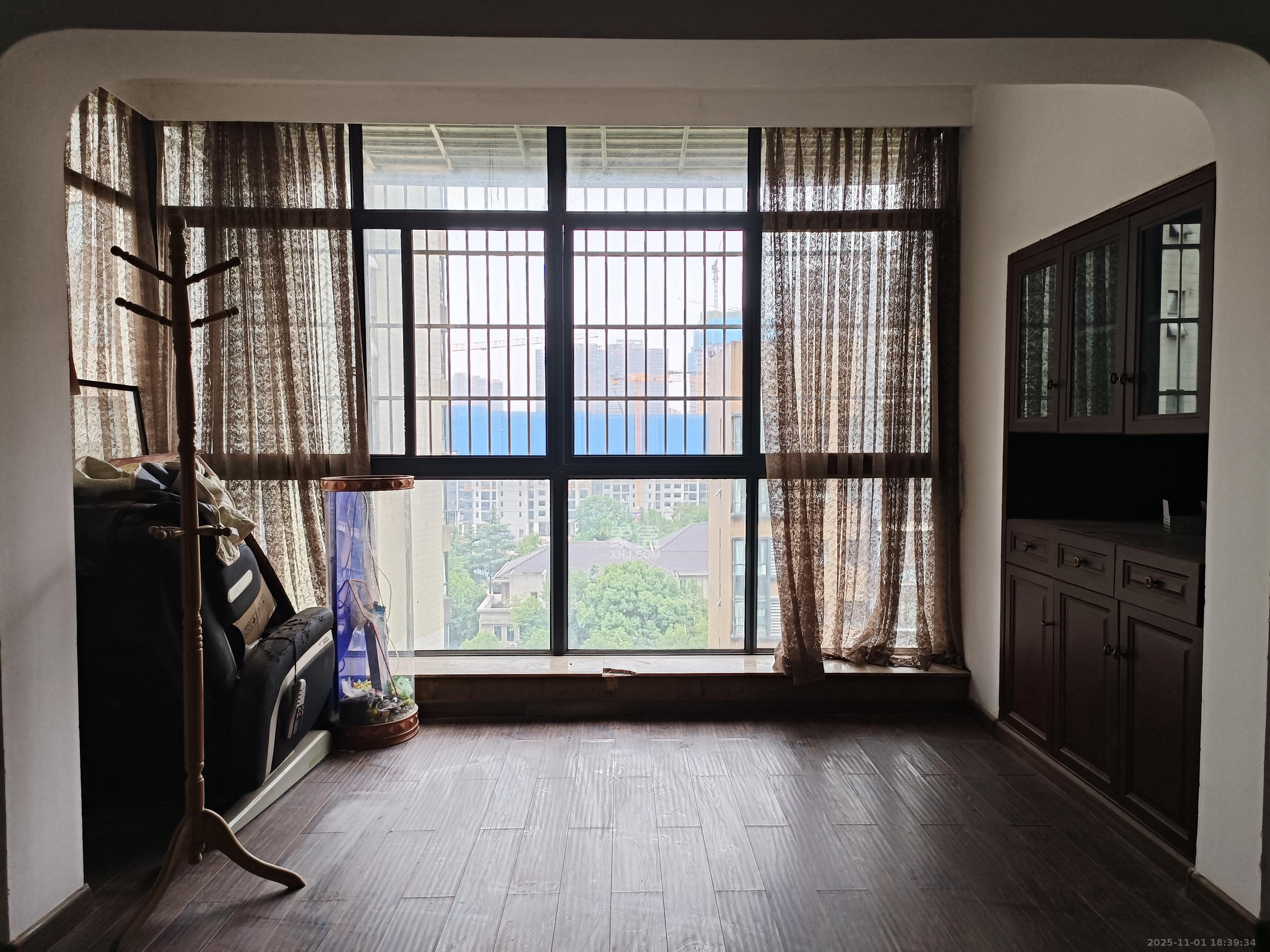 茂华国际湘 3室2厅2卫 2700.0元/月 茂华国际湘 3室2厅2卫 2700.0元/月室内图