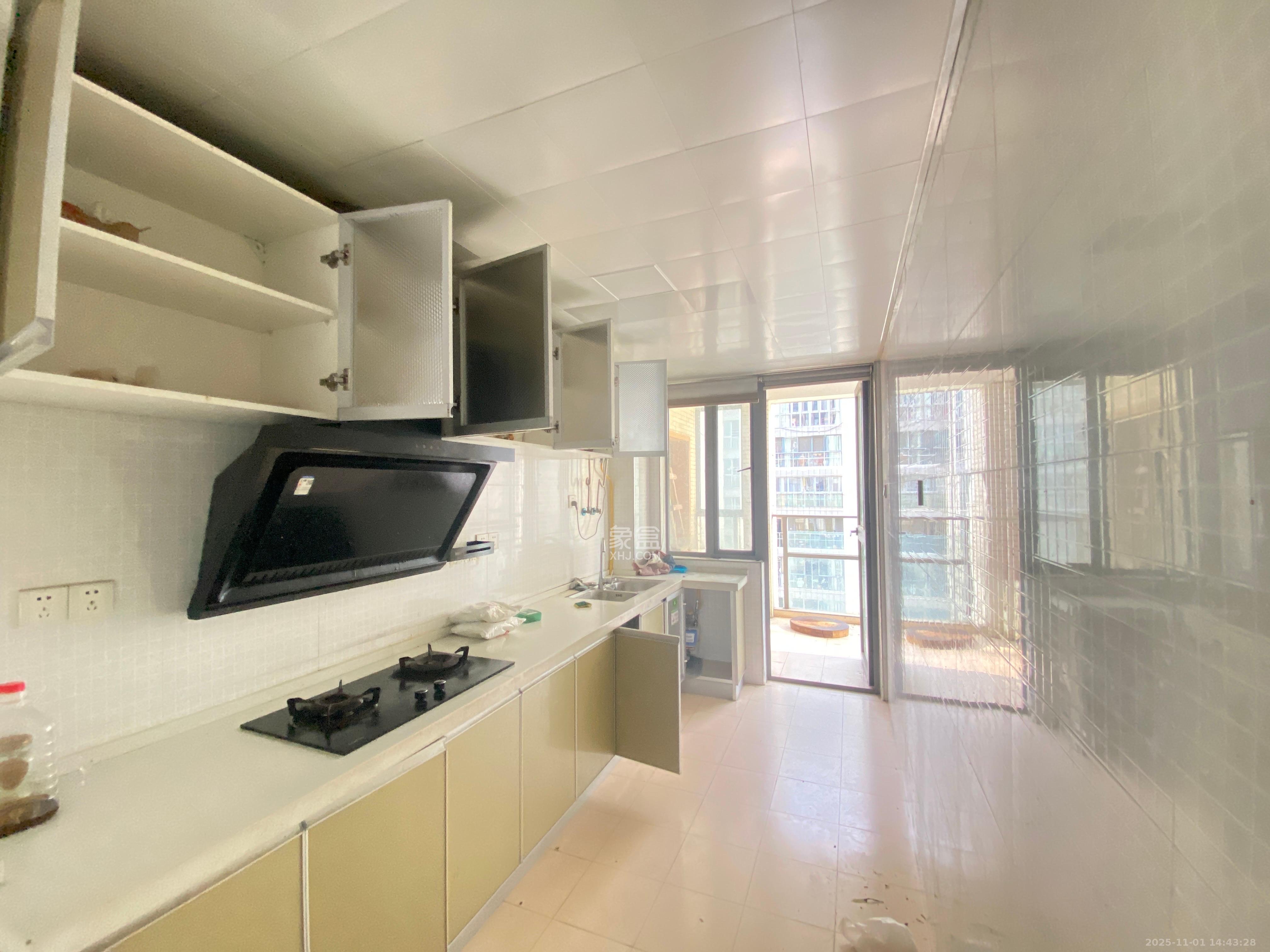 建鸿达华都（华都小户型及大华写字楼）  4室2厅2卫    4200.0元/月室内图