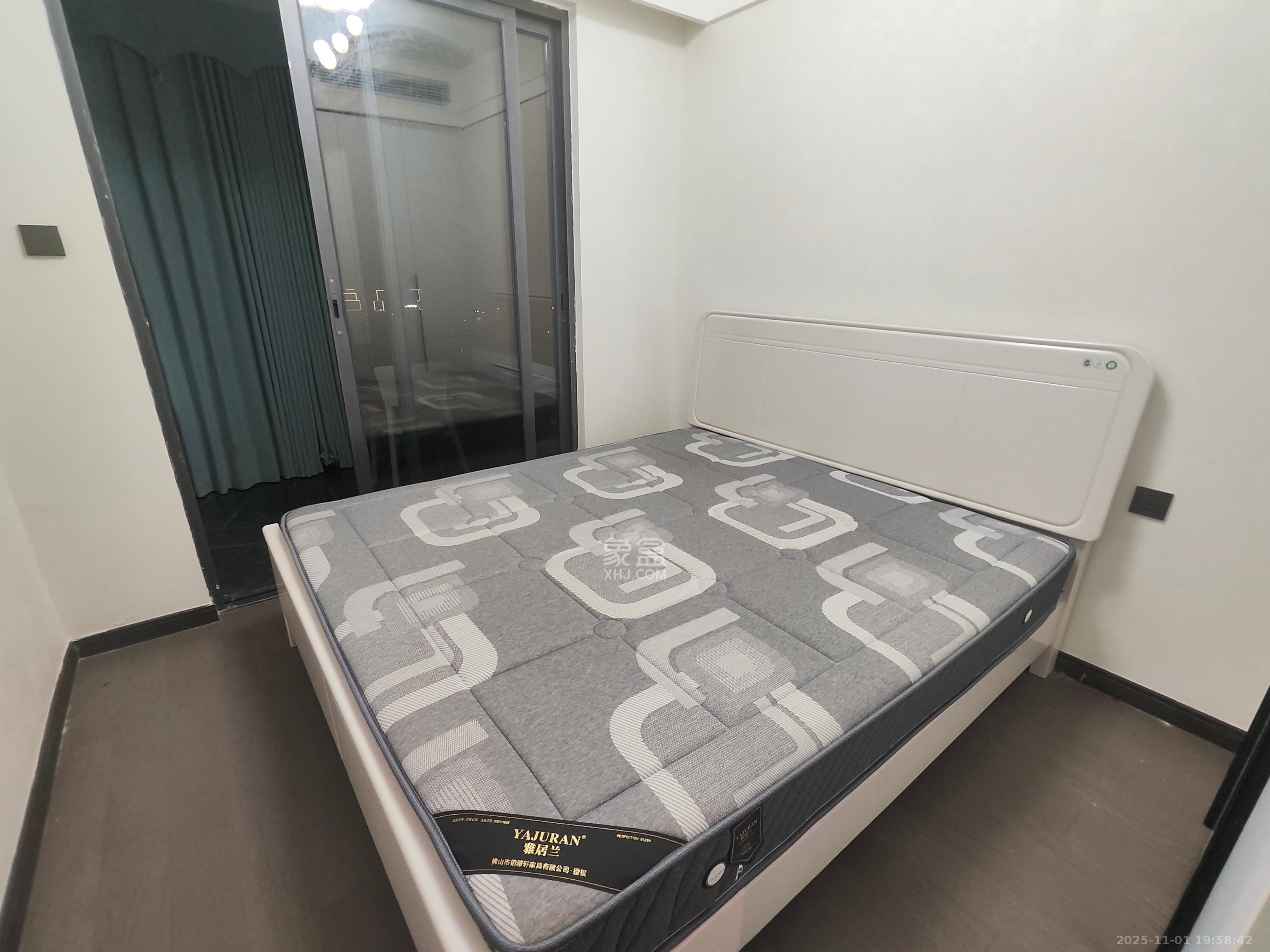 绿地麓云国际一期  3室2厅2卫    3500.0元/月室内图