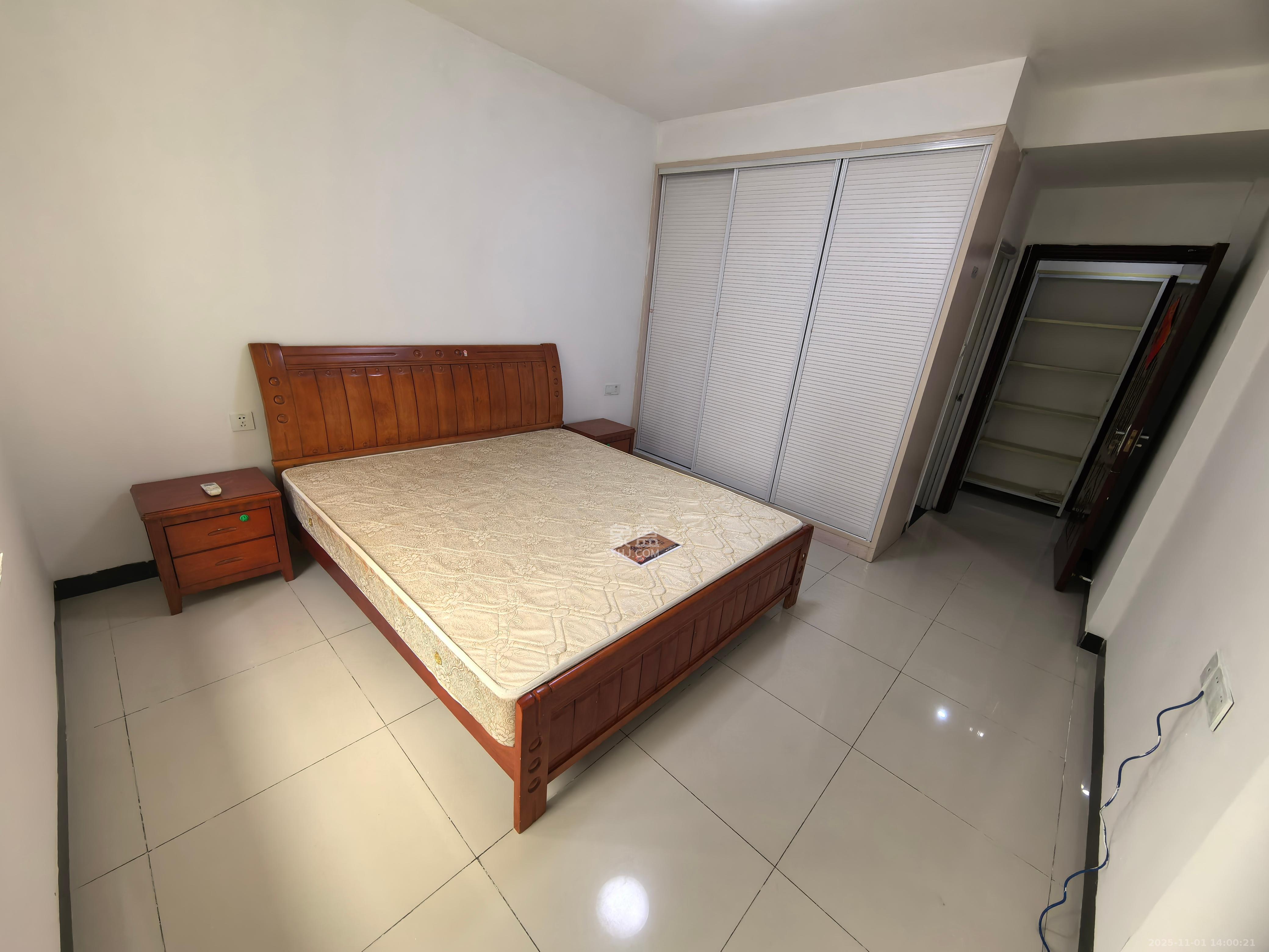 湖韵佳苑  3室2厅1卫    2700.0元/月室内图