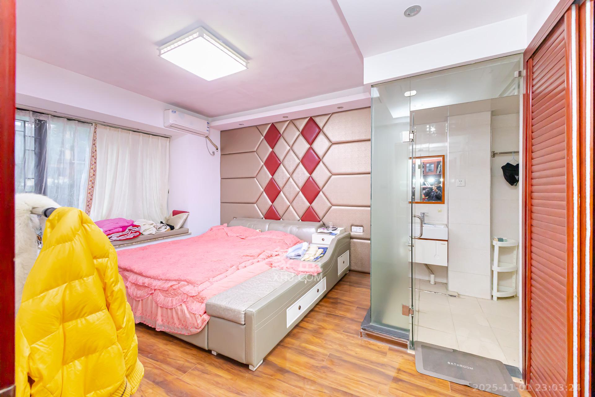 珠江东方明珠(新地东方明珠)三期 4室2厅2卫 100.0万 珠江东方明珠(新地东方明珠)三期 4室2厅2卫 100.0万卧室