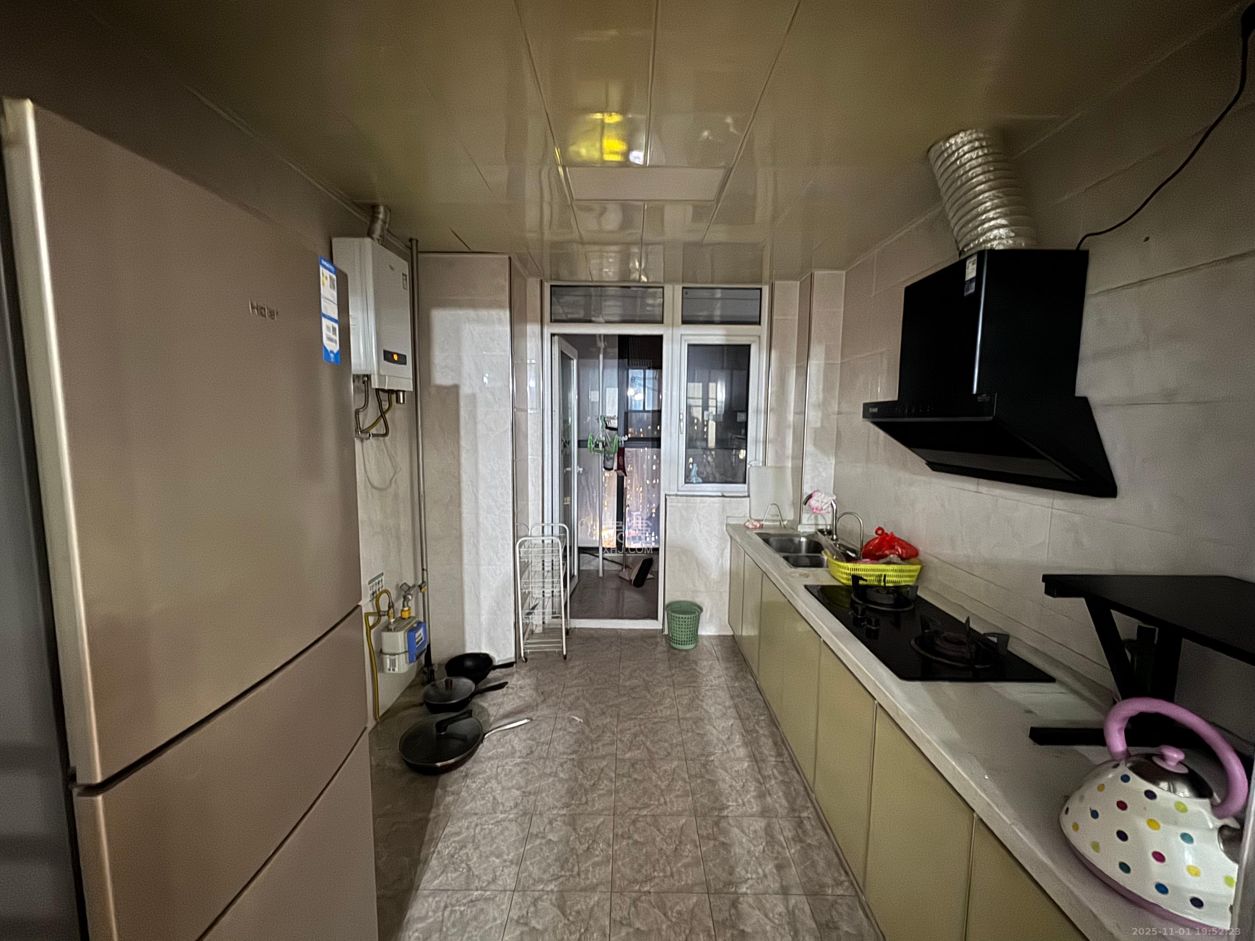 荣盛花语城  1室2厅1卫    2000.0元/月室内图