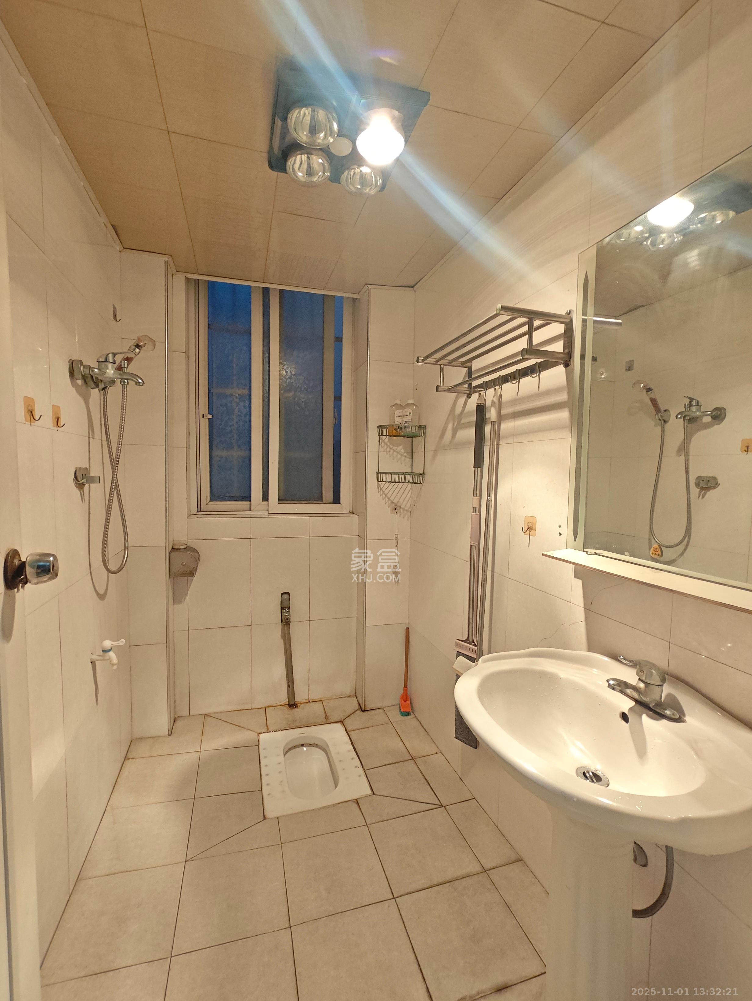 星城国际  2室2厅1卫    1200.0元/月室内图