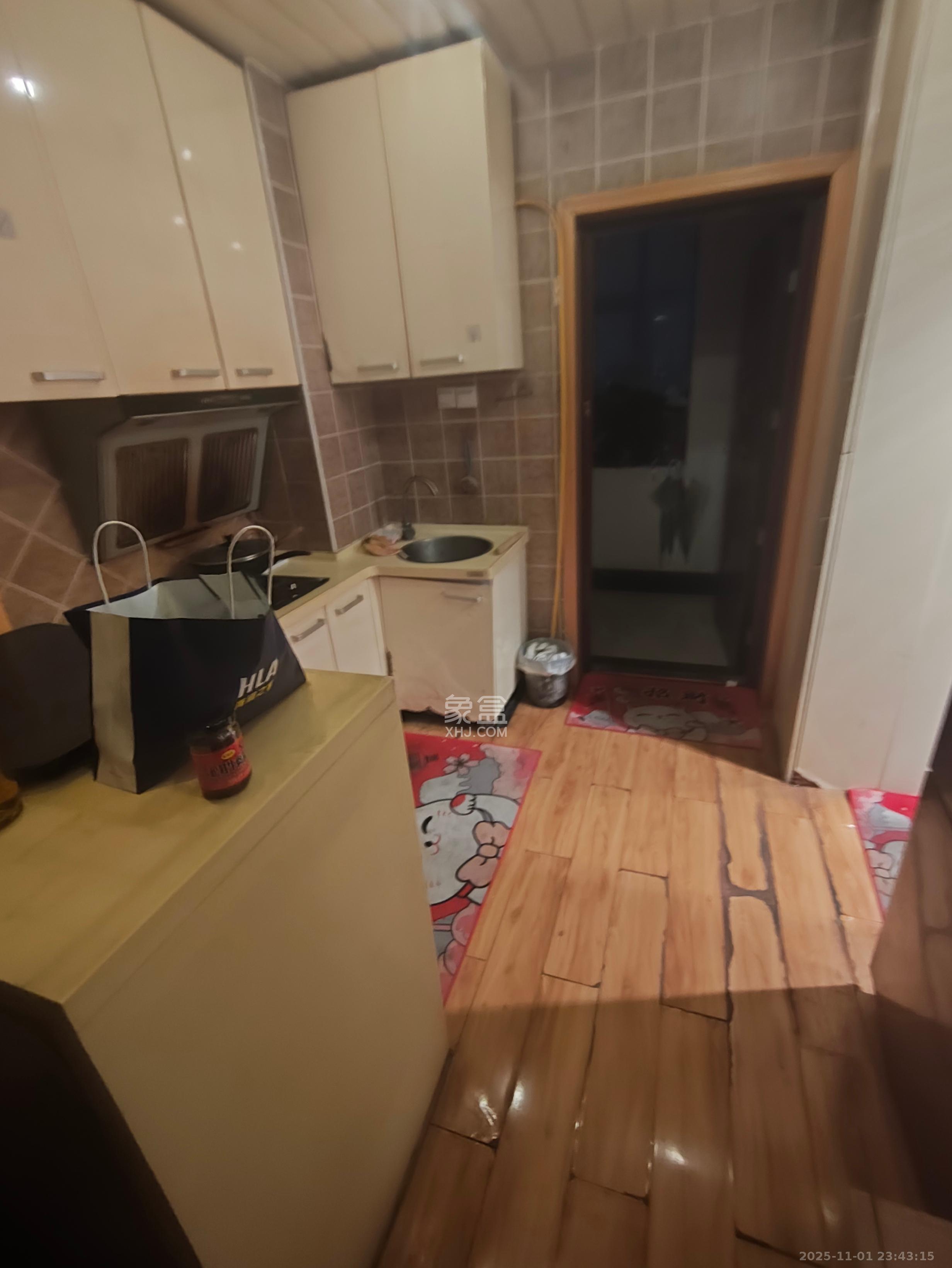 海华嘉园  1室1厅1卫    808.0元/月