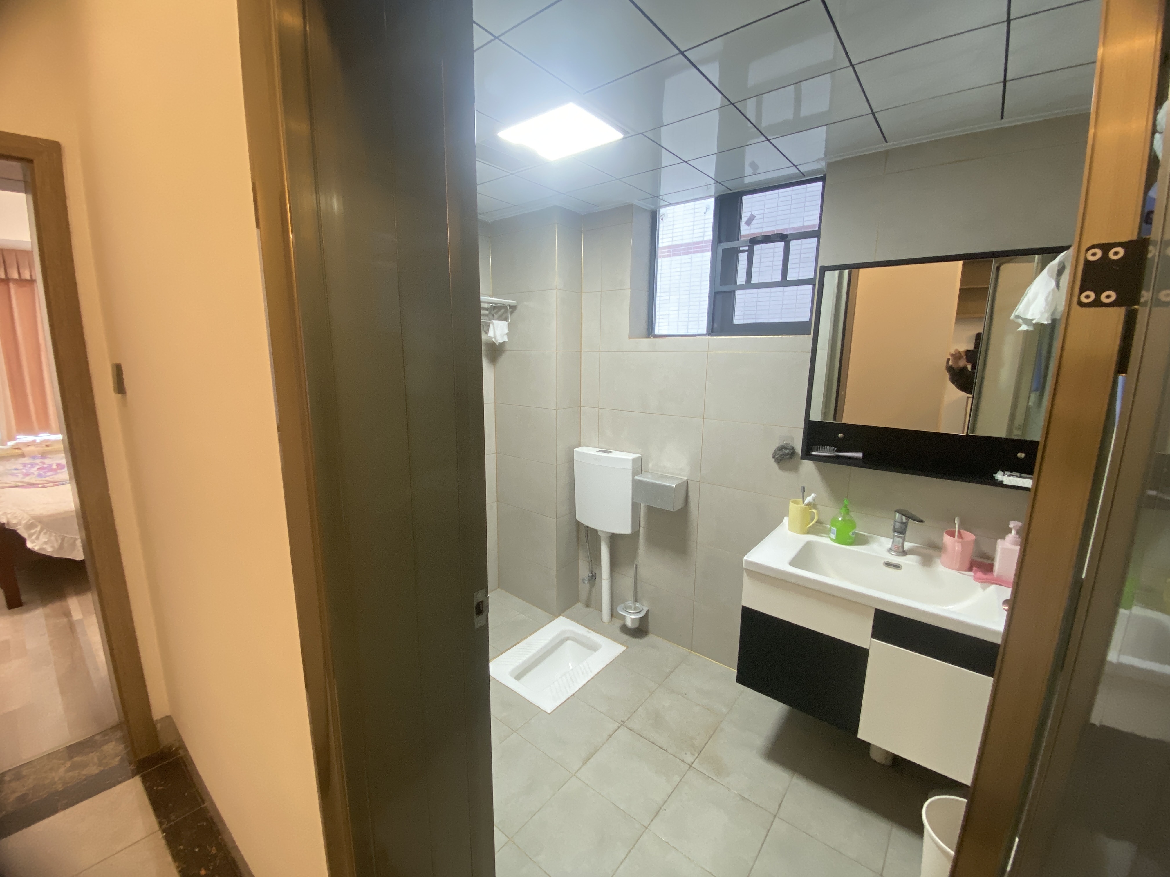 东方明珠  3室2厅2卫    59.8万客厅